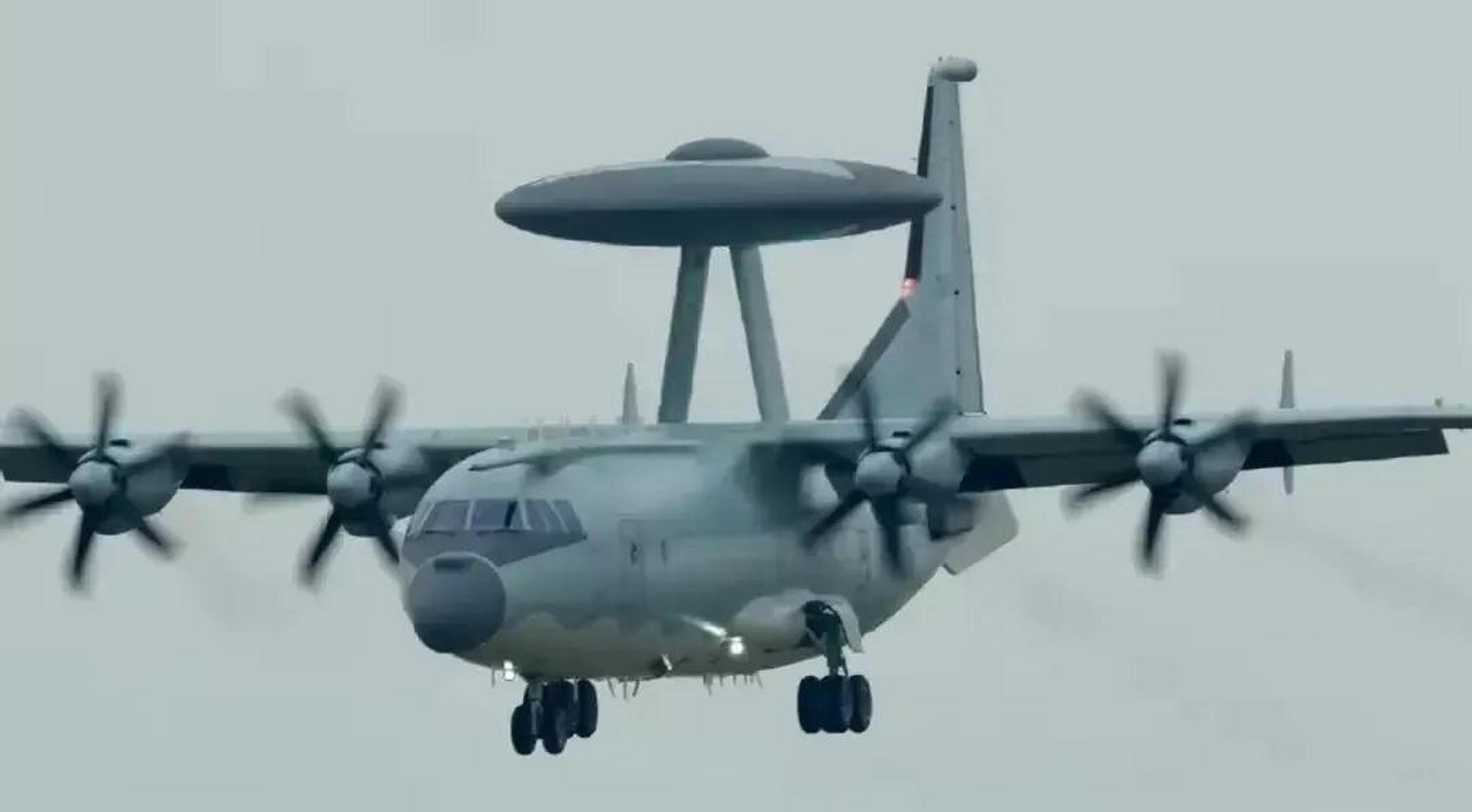 一,轰6n"战神"轰炸机. 二,空警500加油版预警机.