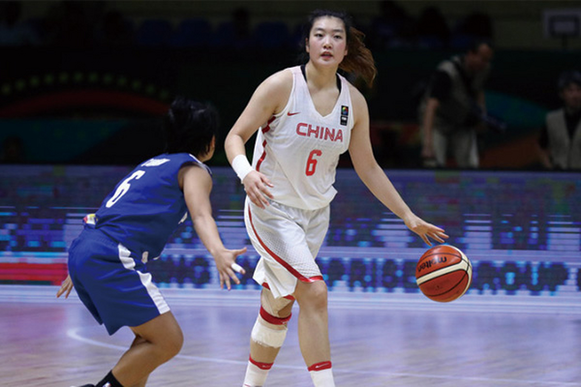 据报道,李梦在中国女子篮球职业联赛(wcba)的比赛中,命中了两记三分球