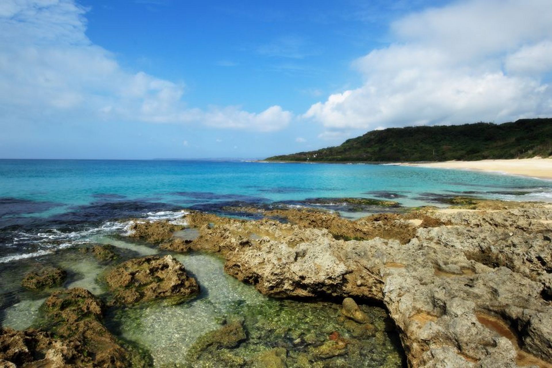 初夏好风景#垦丁白沙湾海滩:这里是不少电影的取景地,可见其风景是有