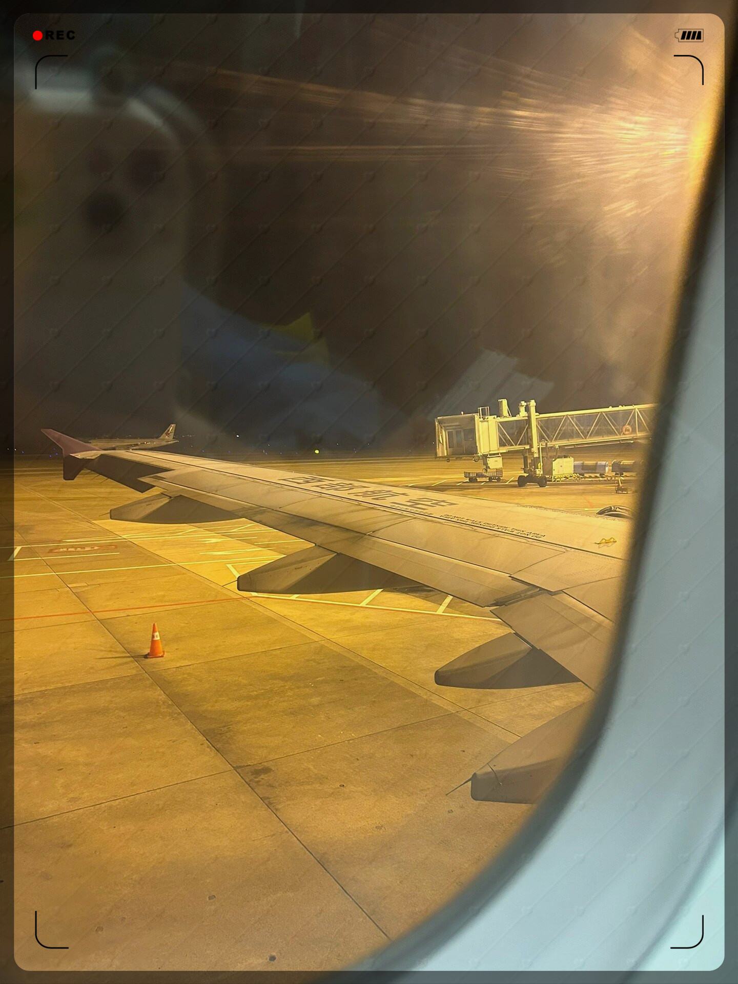 夜晚的飞机看到好多好多星星啊