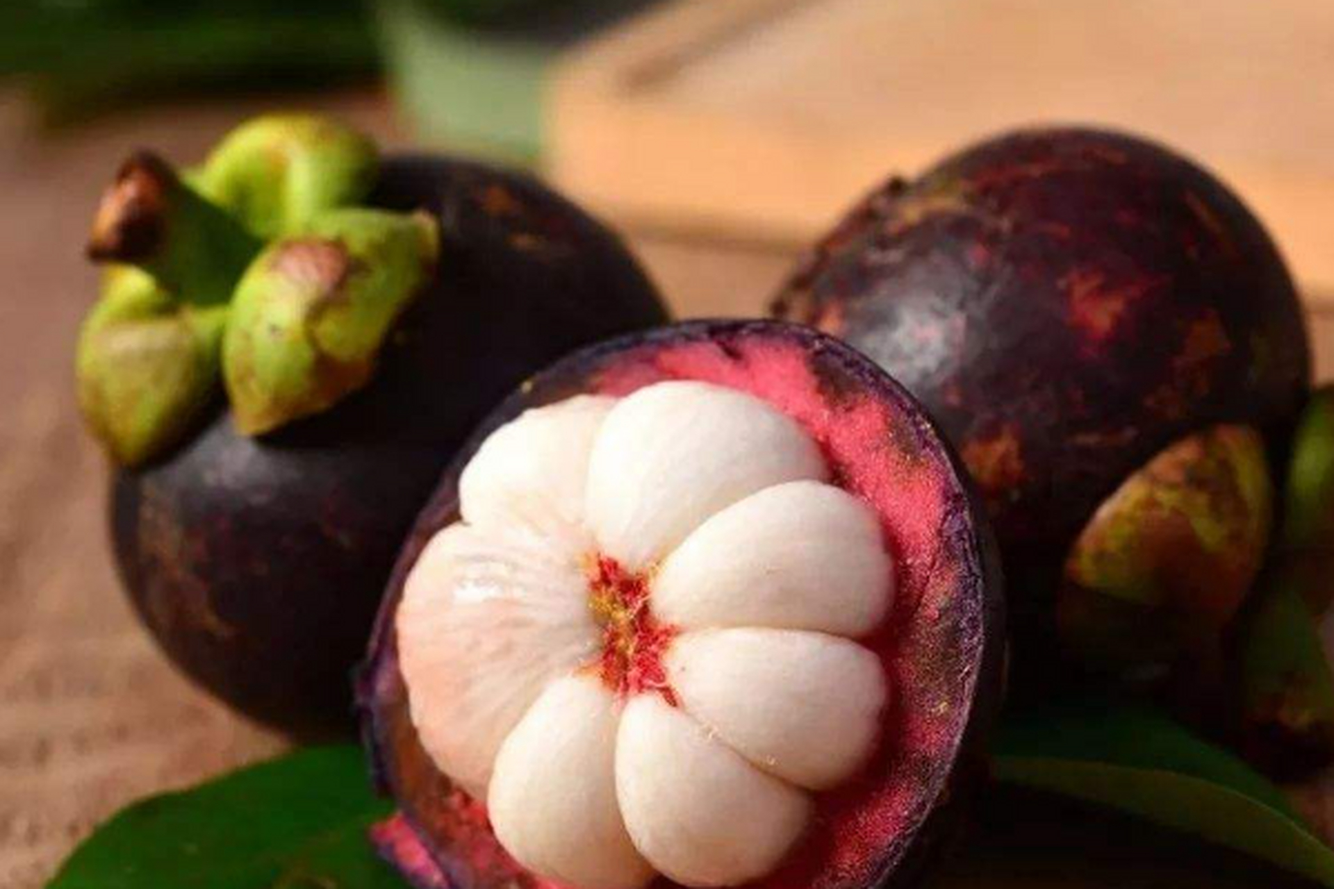 山竹是夏季常食用的一种水果,具有滋阴生津,健脾止泻的功效.