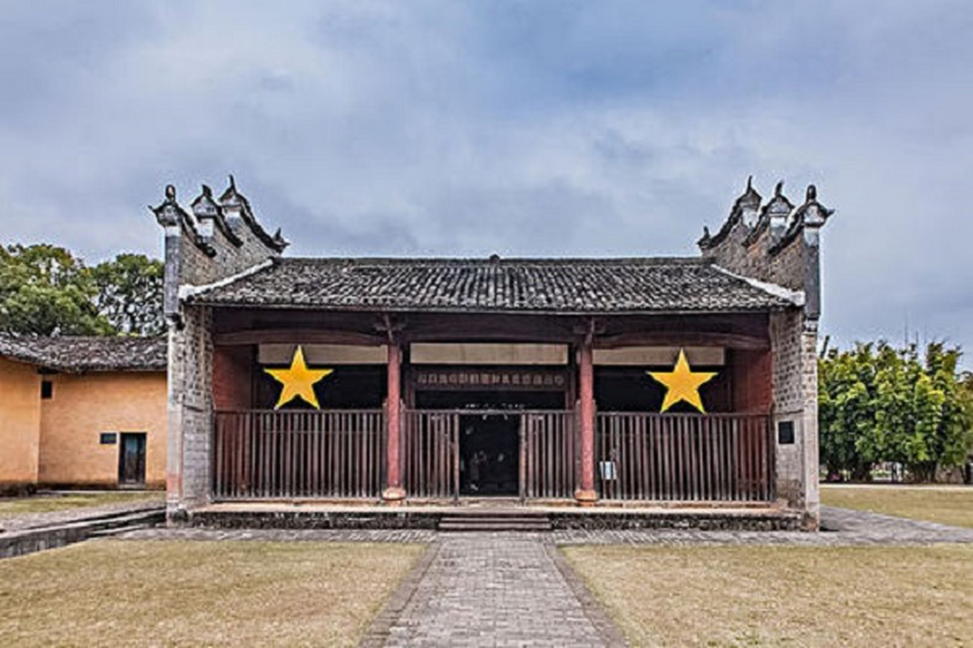 江西瑞金十大景点:二苏大景区第七,第九长征第一山   1.