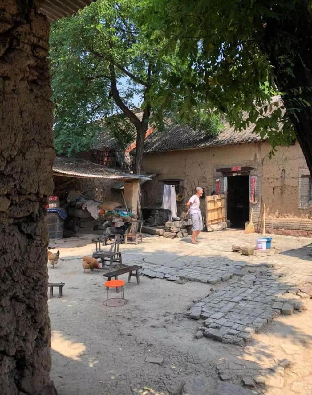 农村老爷爷的旧房,花30万重新翻新了一下,大家看看怎么样?