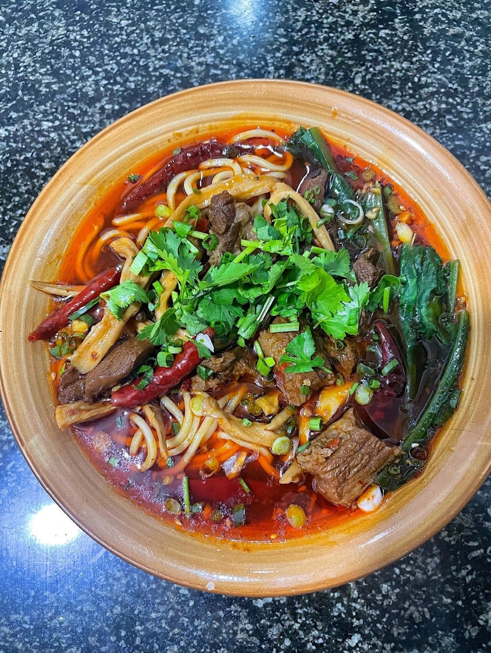 红烧笋子牛肉面,一点也不输外面面馆的味道  一个月总有几天不想吃