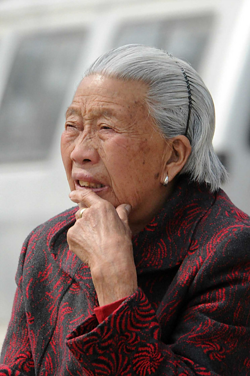 "母亲不是赖以依靠的人,而是使依靠成为不必要的人