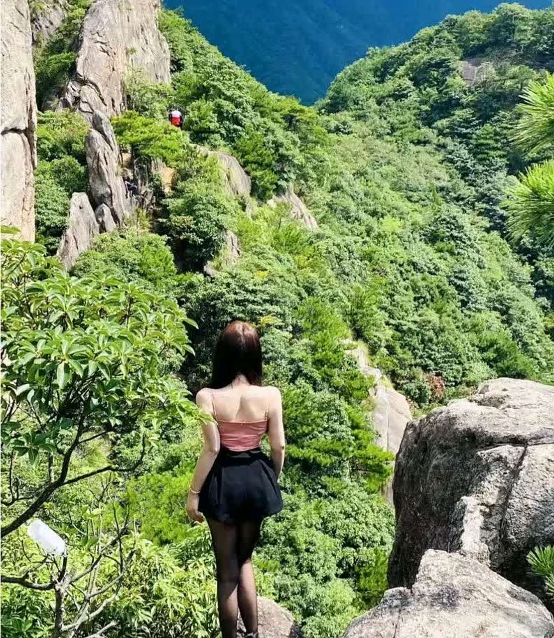 网友:一个人爬山要注意什么?[鄙视]