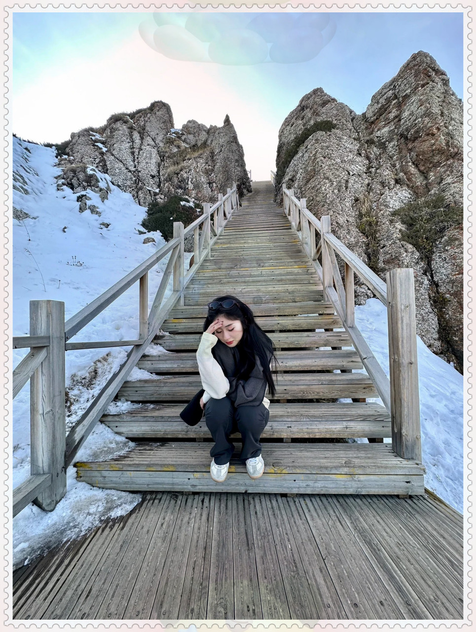 新疆天山天池4人拍照