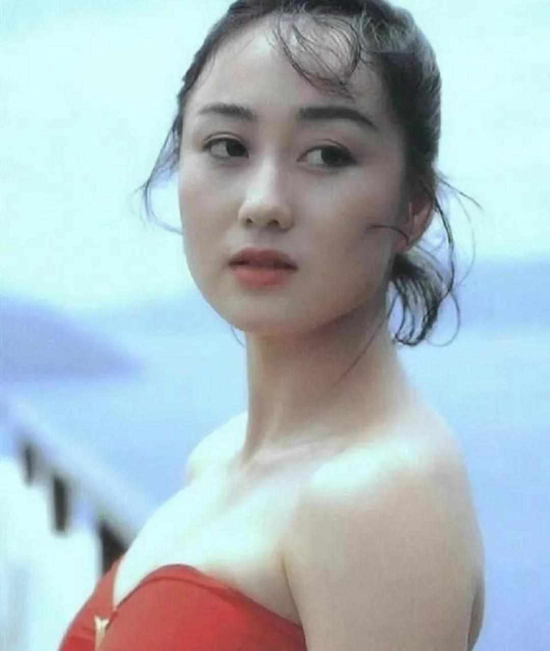 利智这身材这颜值,放现在也是一等一的美人!