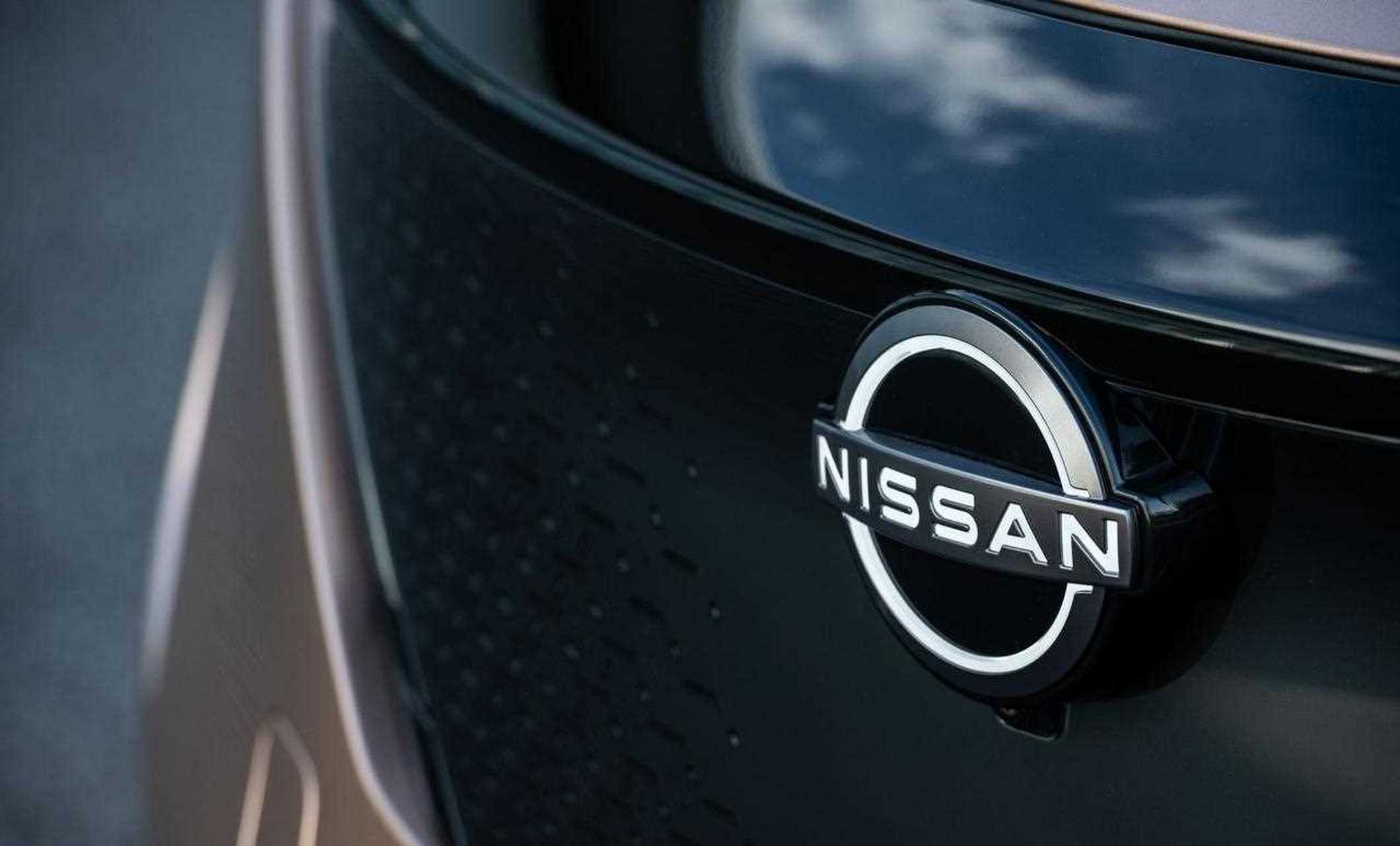 日产全新商标和车标,在全新日产ariya电动汽车上率先使用,车标还带