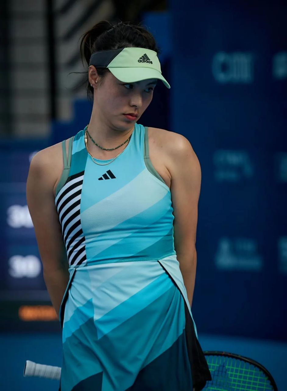 昨天,王蔷在2023中国网球巡回赛"澳娱综合"职业级总决赛(澳门)暨全国