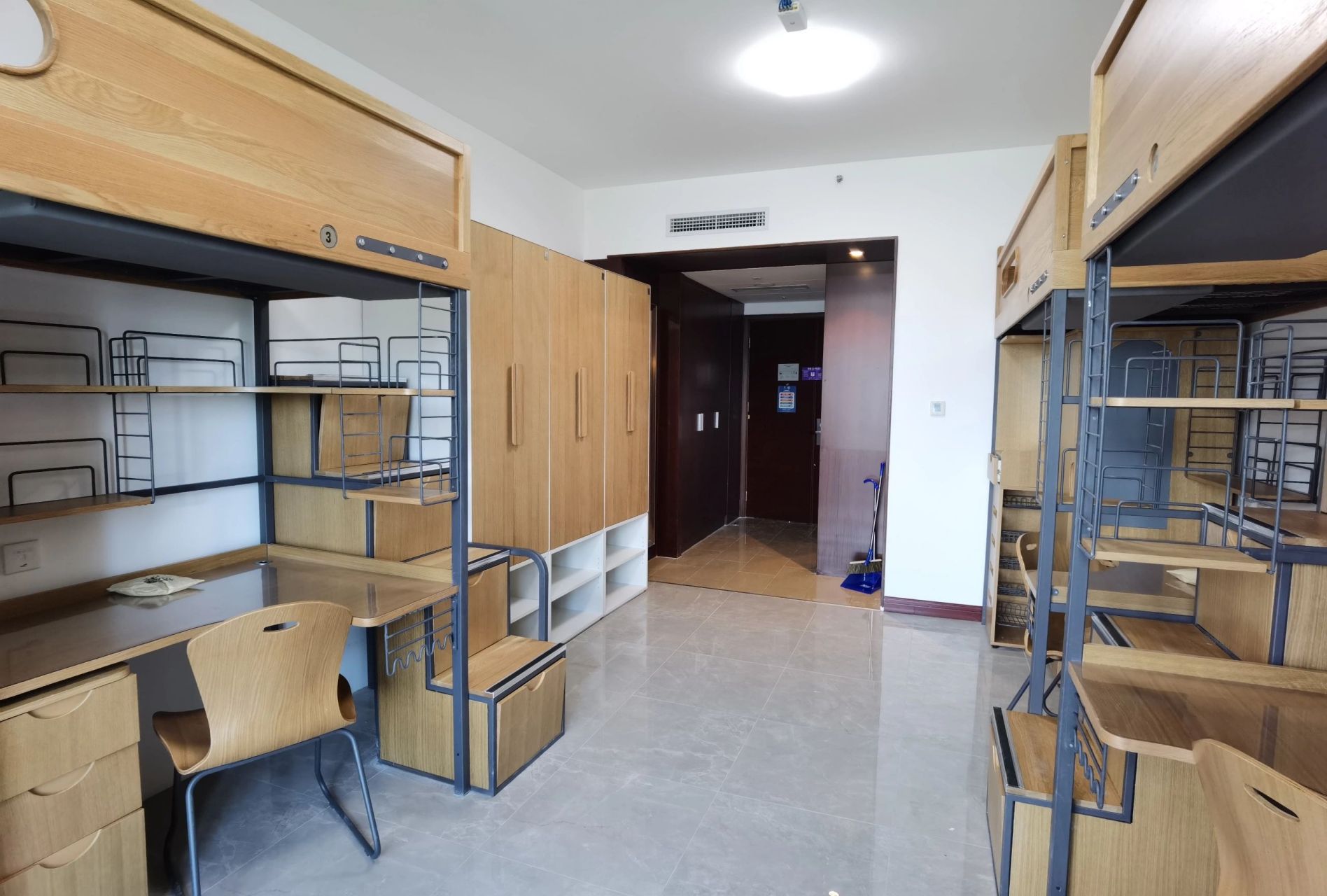 开学了,带大家看看清华大学的宿舍到底长啥样!