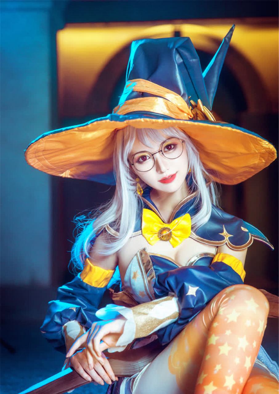 cos秀##王之愿#作为魔法森林中的小魔女,昭君小姐的奇幻妙夜被赋恿怂