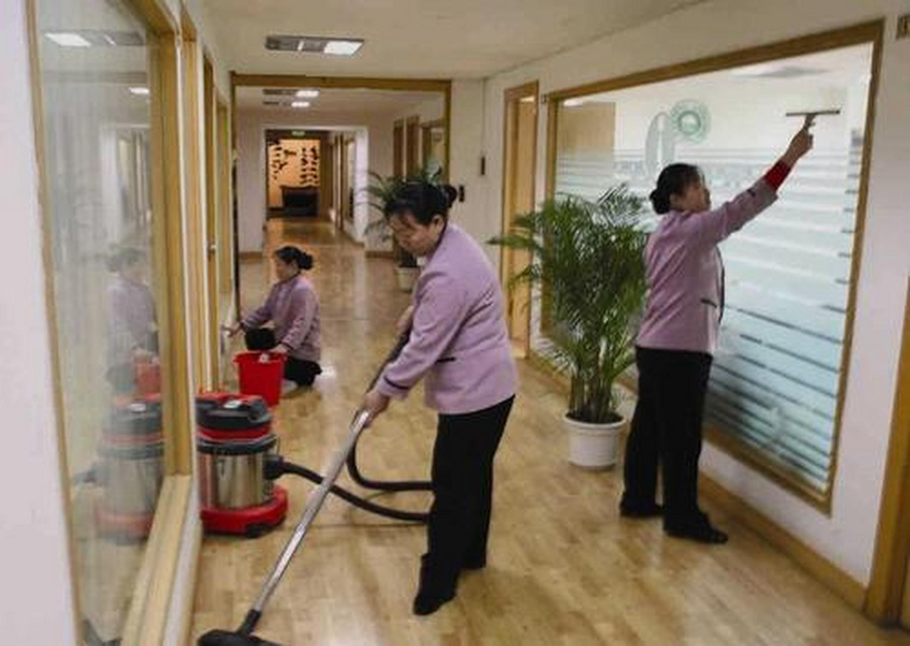 开荒保洁服务助你重获清新家居体验