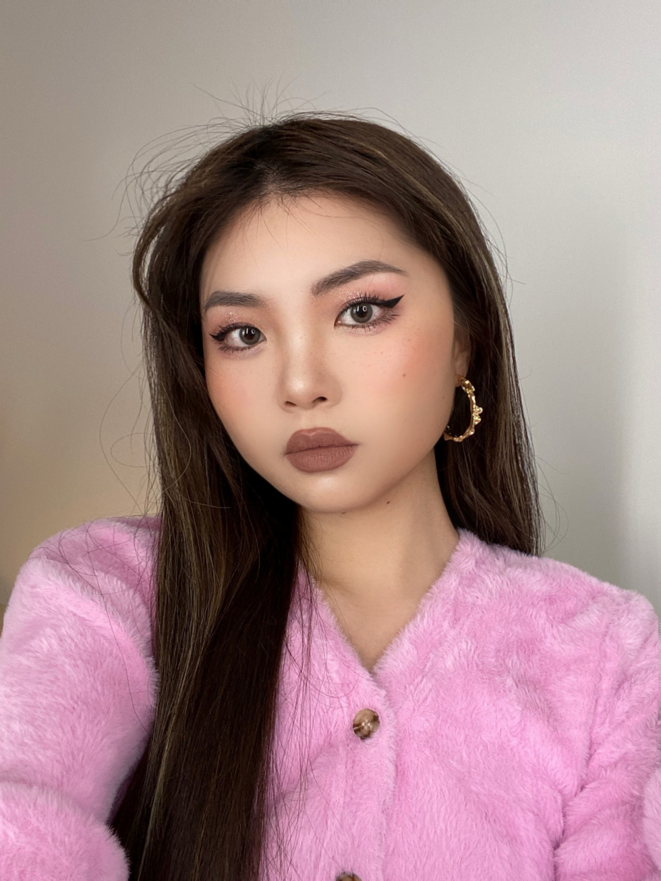 为什么你画的上挑眼线 睁眼后线条不顺畅 不论是内双还是双眼皮,只要