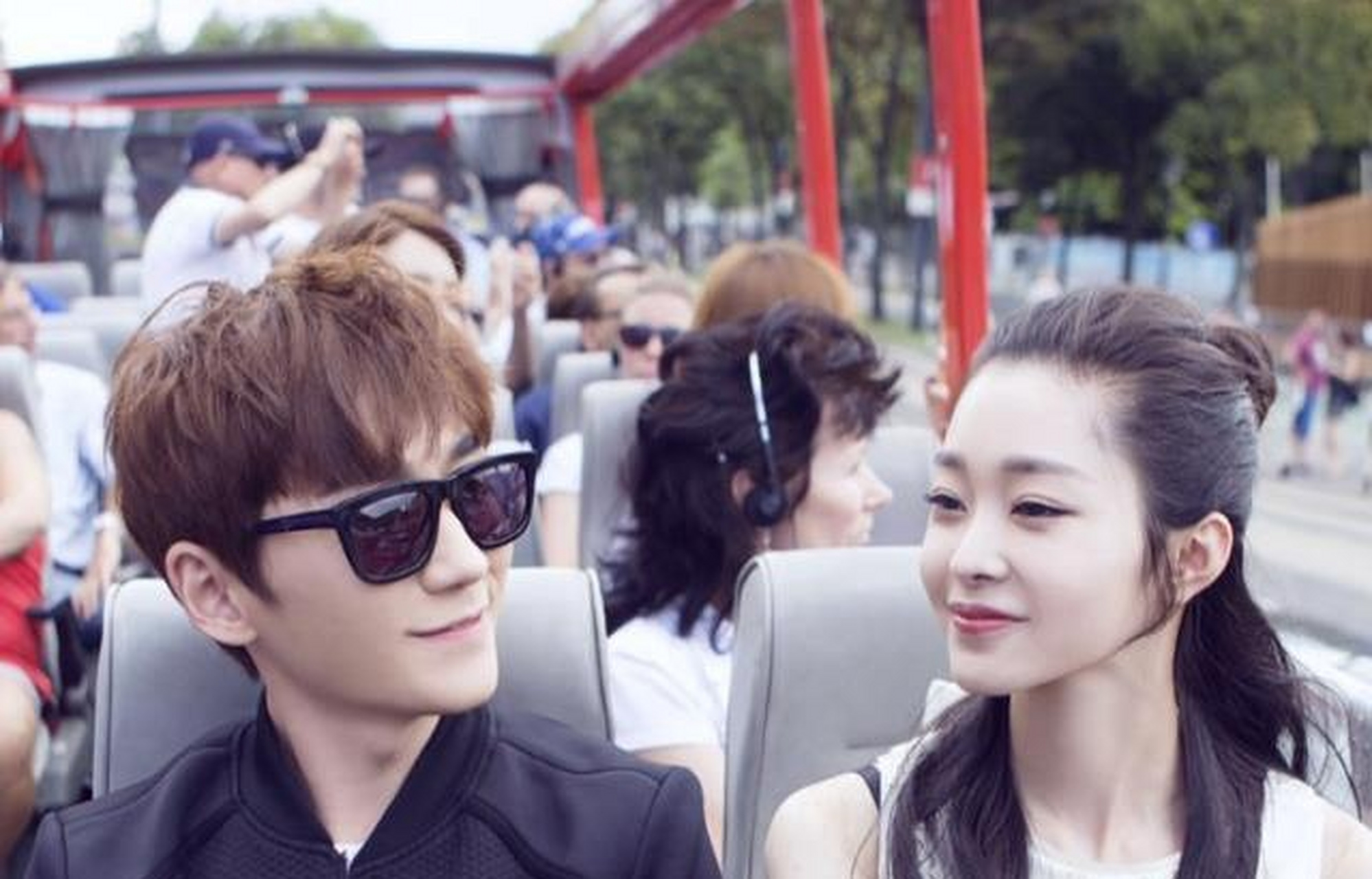 《夏梦狂诗曲》是围绕着音乐展开的,用音乐为线索展开几个年轻人之间