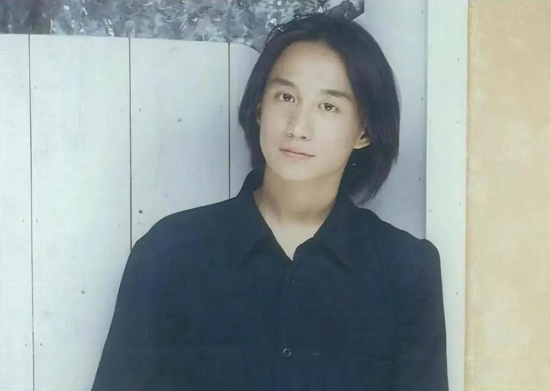 黄磊年轻的时候帅吗?