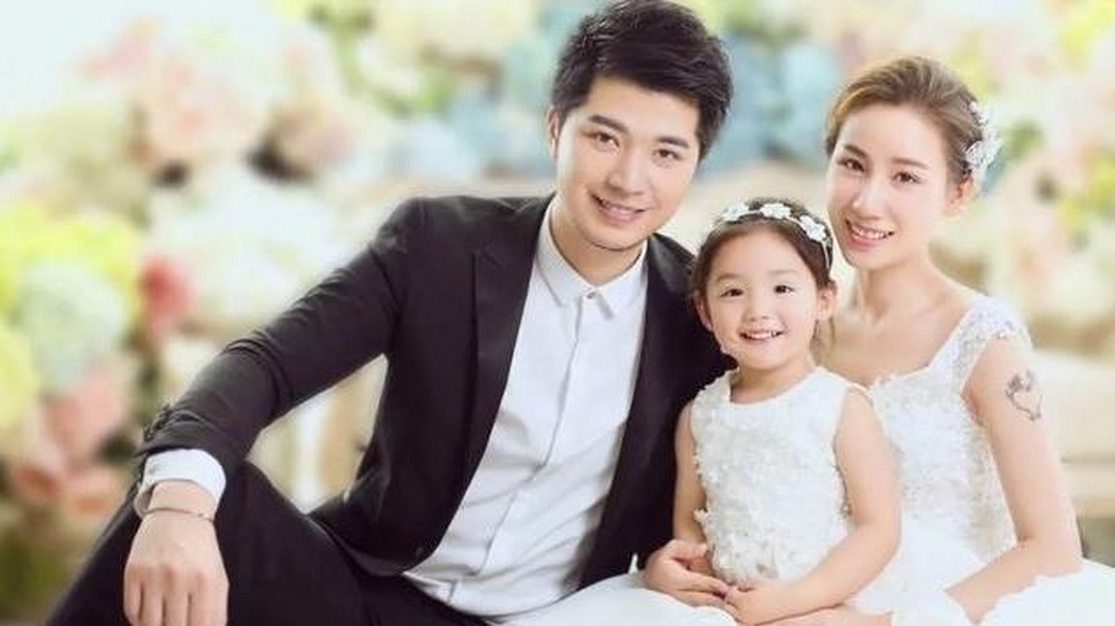 郭玉良与宋晓波的相似处不仅限于此,她一样爱跳舞,也会经常出现在各项