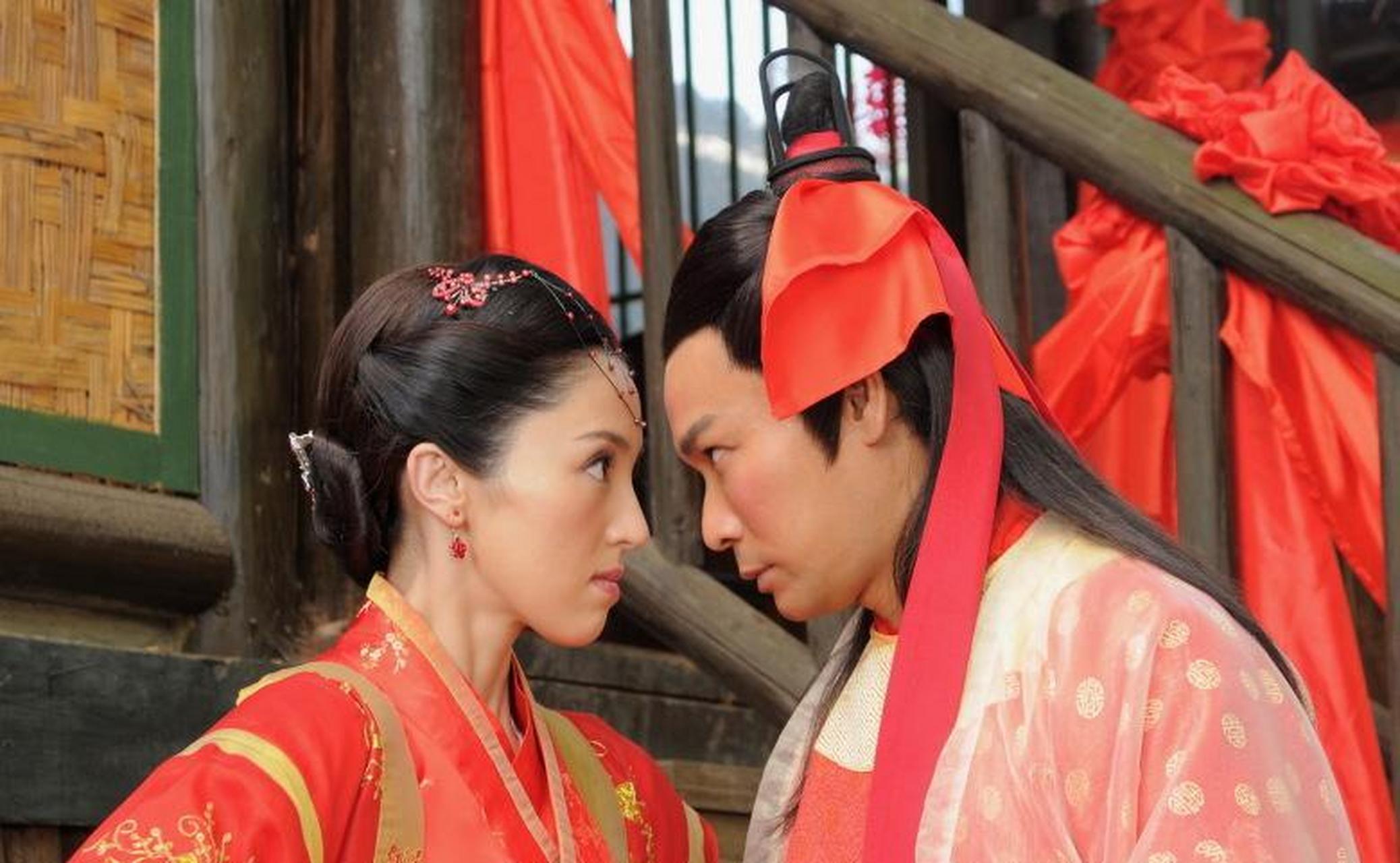 百家号星火计划# 秦少游与苏小妹结婚,正准备回洞房见新娘,却见院中