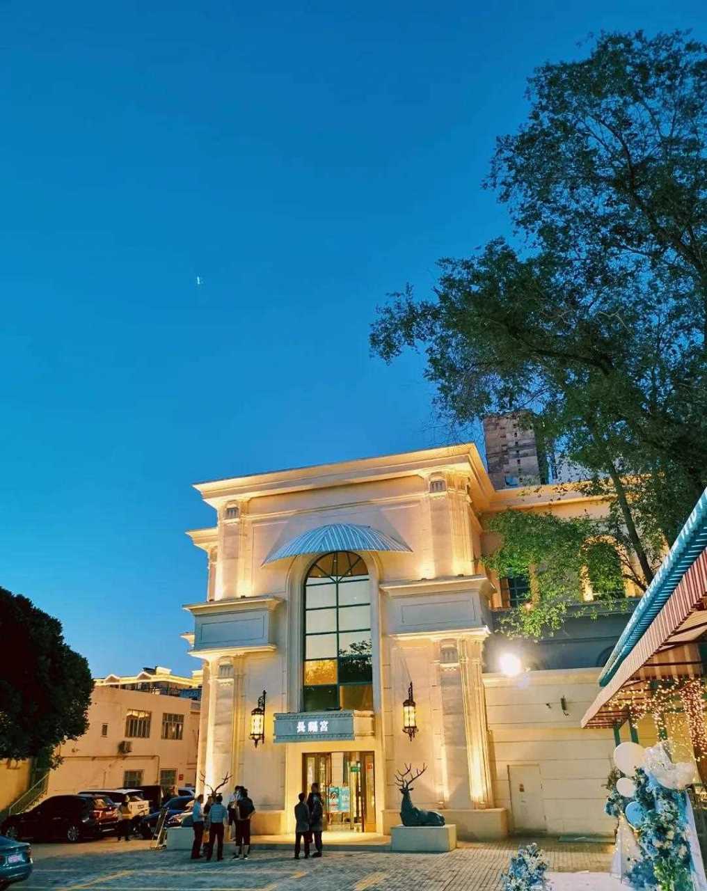 话说乌鲁木齐长福宫福鲜生/铁路局店升级,今天受朋友邀约,为新疆餐饮