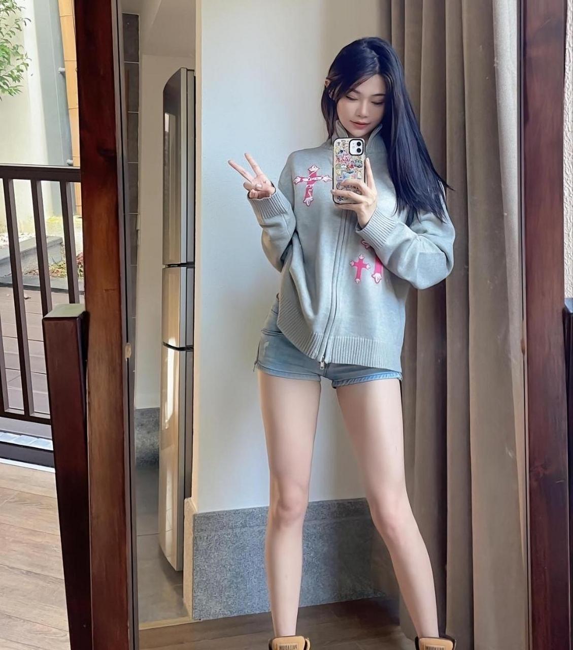 别问了,腿长一米六! #趣图搞笑