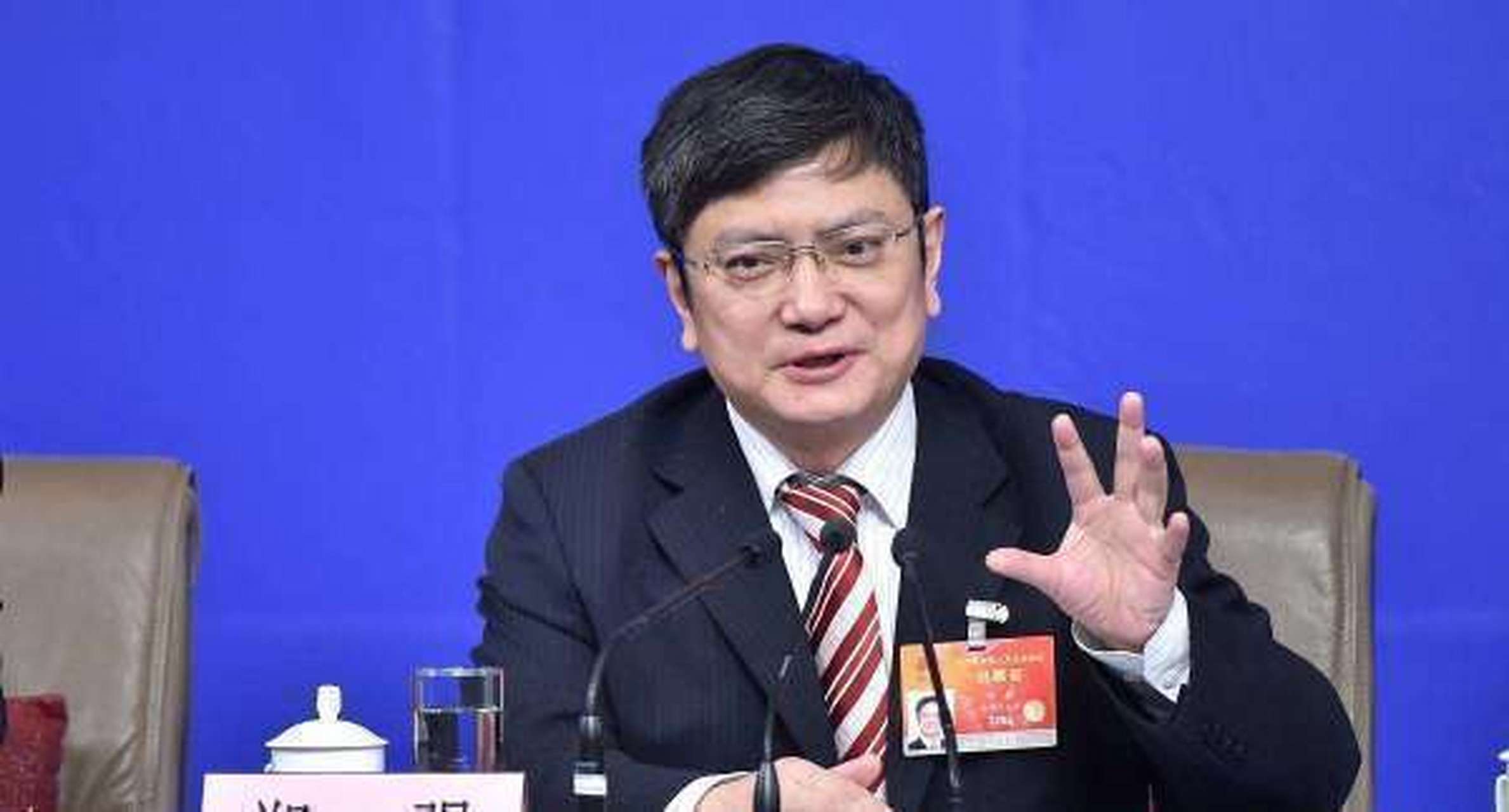 浙大校长问郑强为何中国拿不到诺贝尔奖?郑教授说:"今天就不谈女人了.