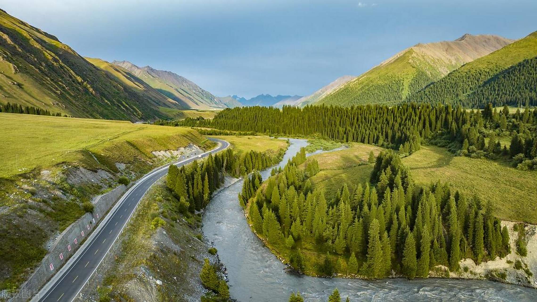 唐布拉草原为什么叫百里画廊?