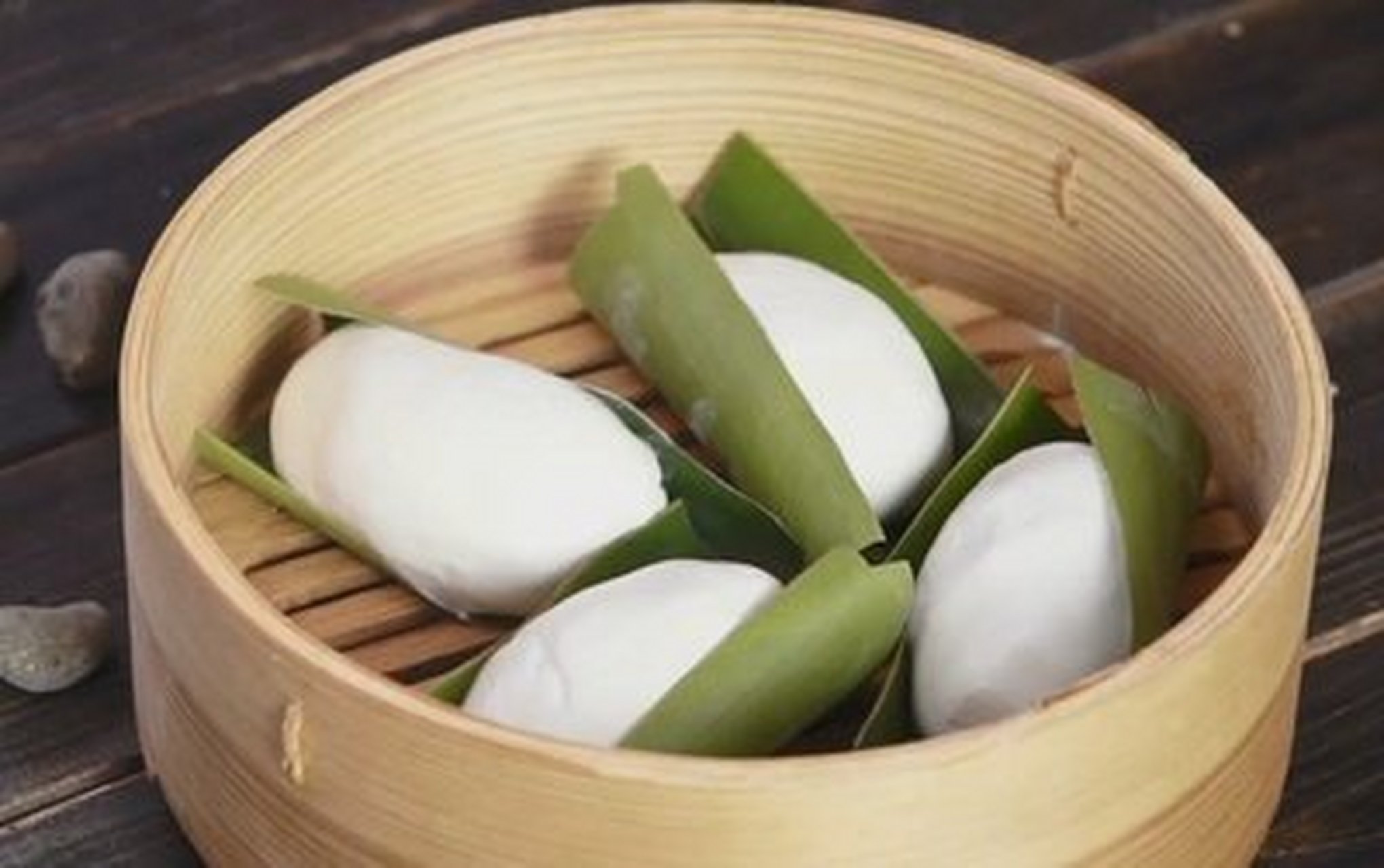 陆游带你游崇州#叶儿粑又叫艾馍1940年,新都天斋小食店将艾馍精心