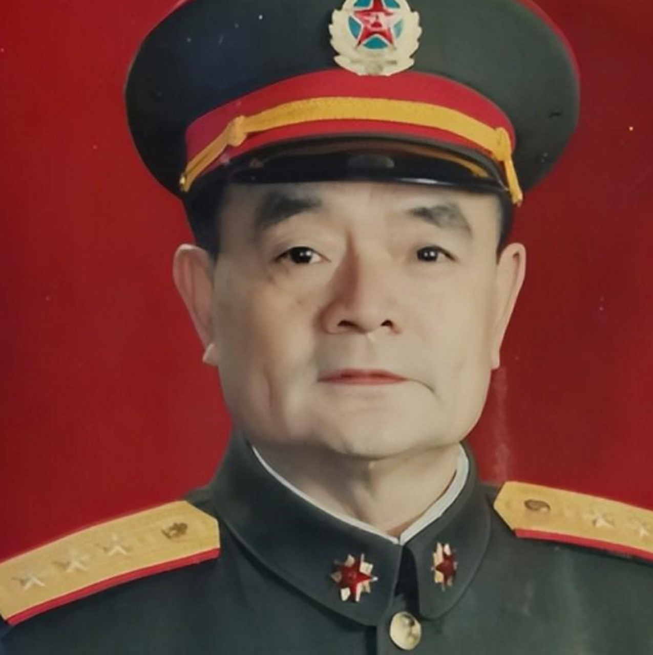 他是高敬亭的警卫员,被粟裕连升四级,1988年授上将,活了103岁!