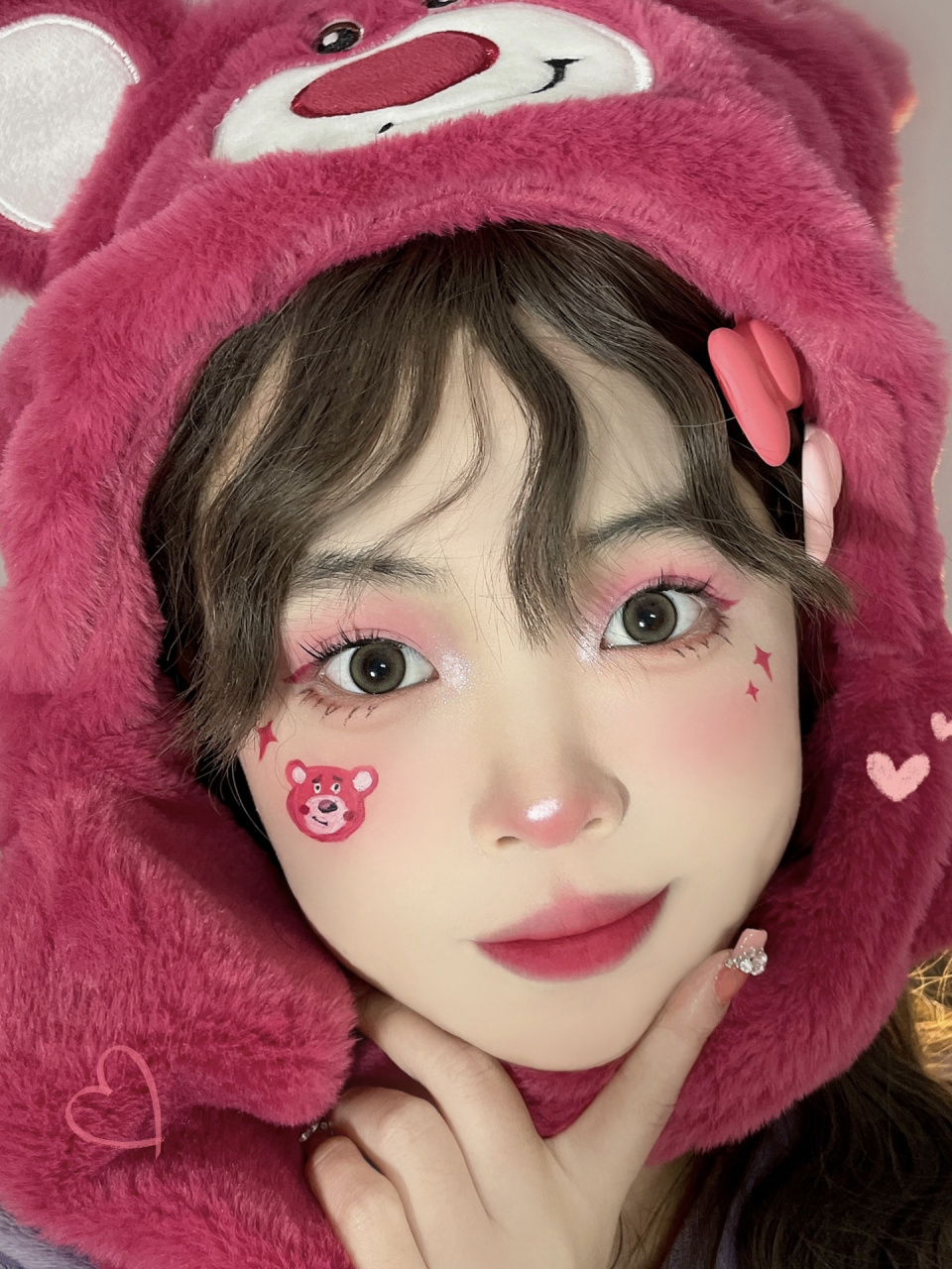 今日的创意妆容已送达