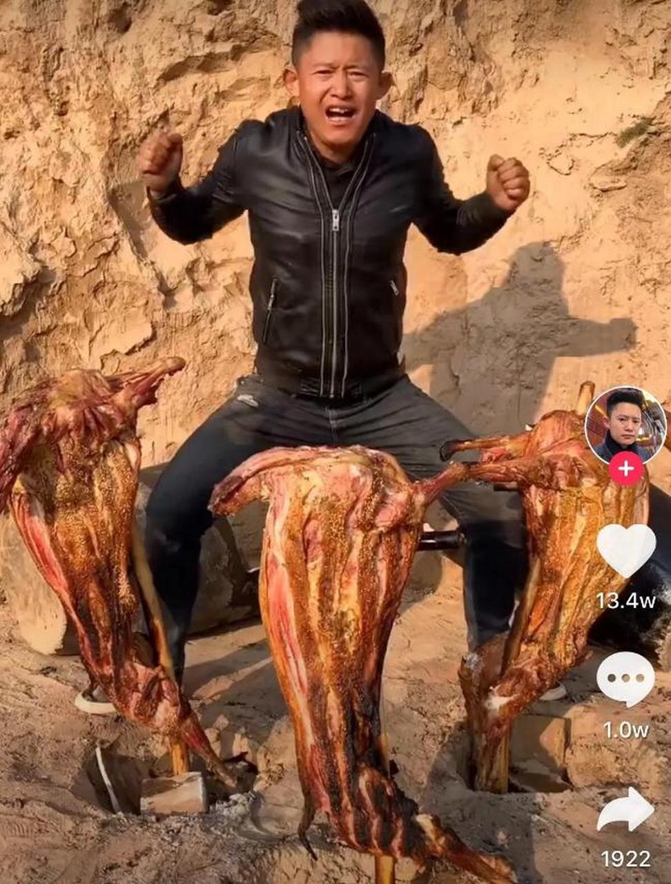 gif创作人# 抖音美食主播"雪茸堂",大概是全头条最土豪的美食主播了.