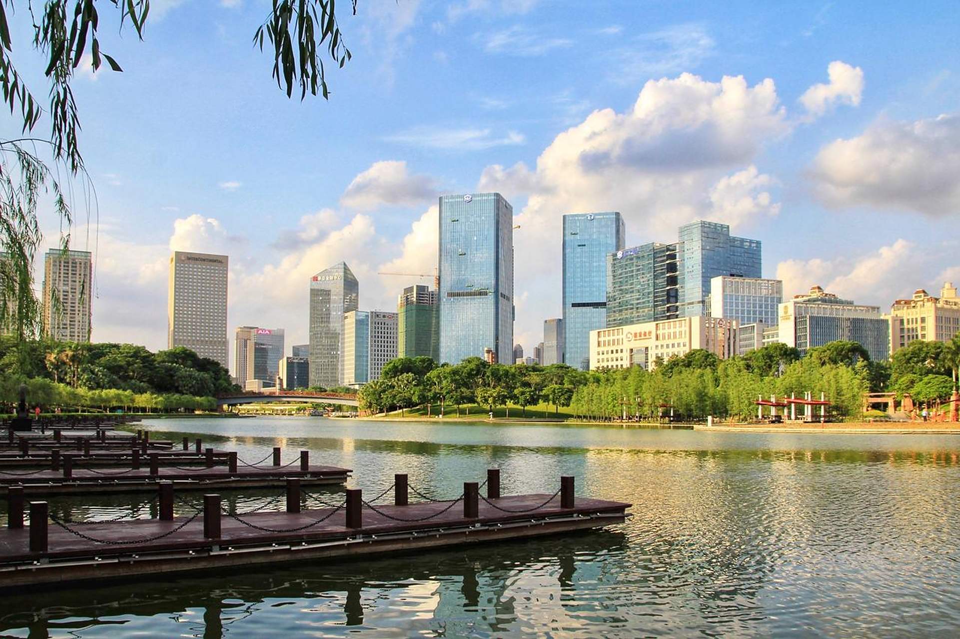 广东佛山南海有一座千灯湖公园,被称为南海城市会客厅,而且这个会客厅