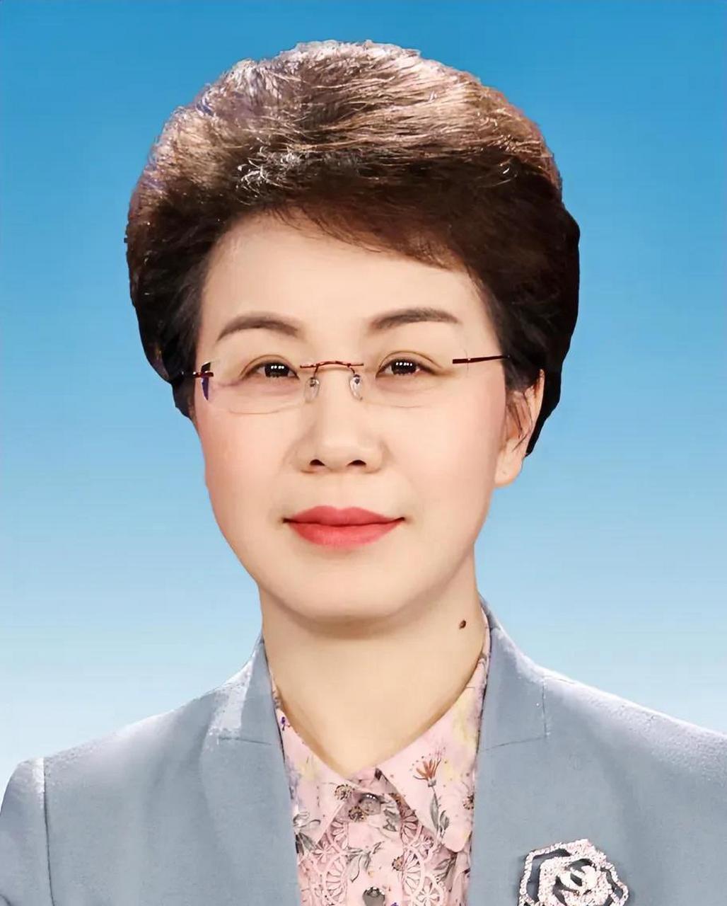 突发:贵州51岁的美女洲长钟阳落马# 官方消息,钟阳