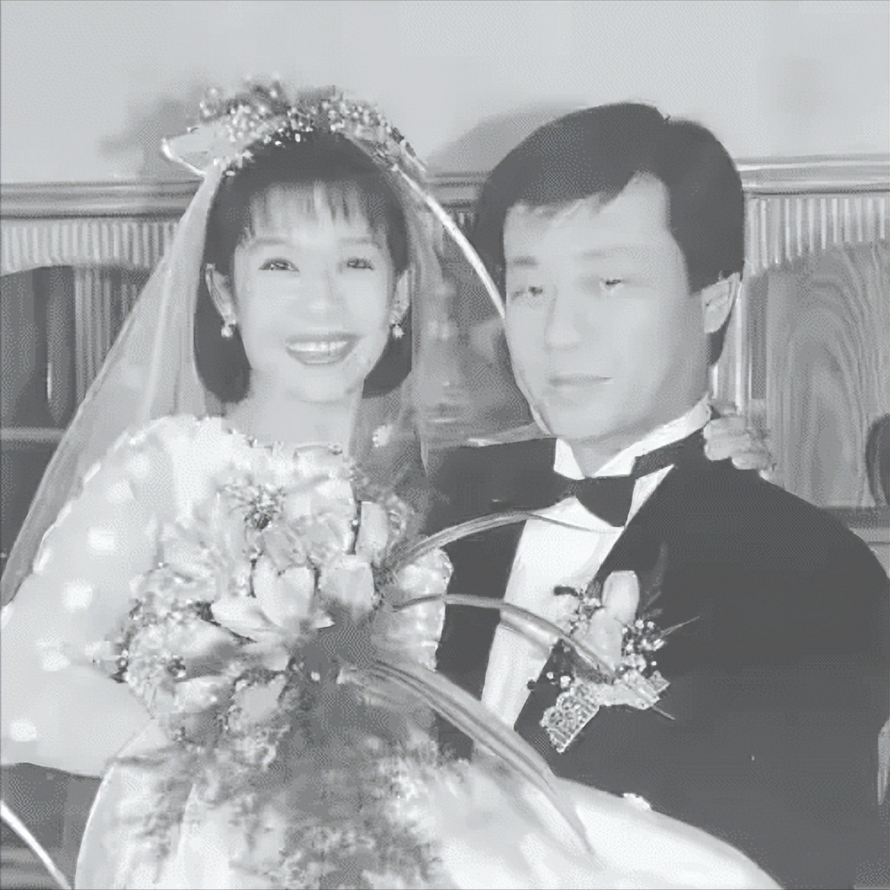 1996年,寇世勋带着许黎丹回家,对妻子崔瑶琪说:"你住3楼,她住2楼,一