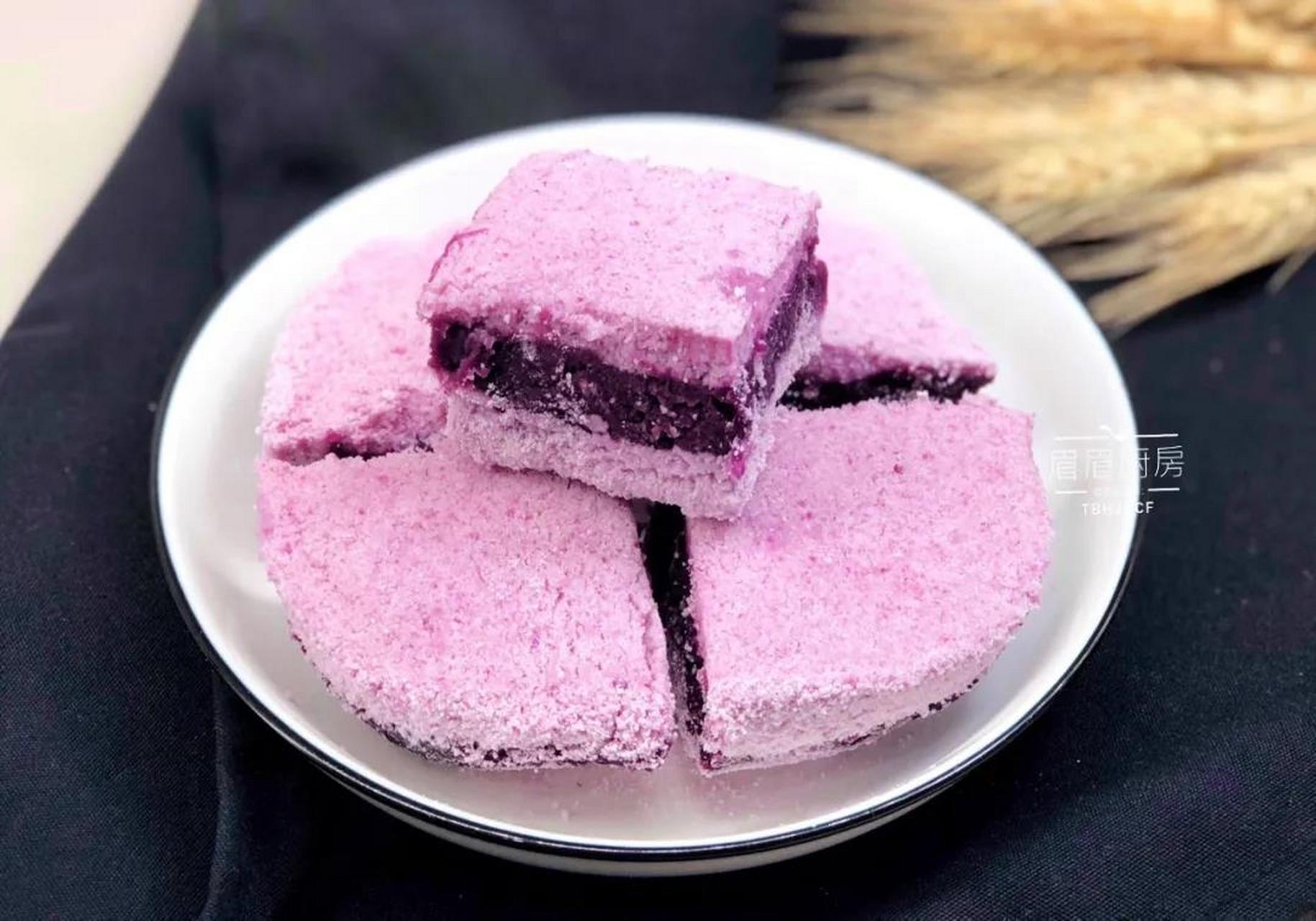 紫薯松糕 松软香甜美味不上火,这道超好吃的紫薯松糕安排上啦;做法超