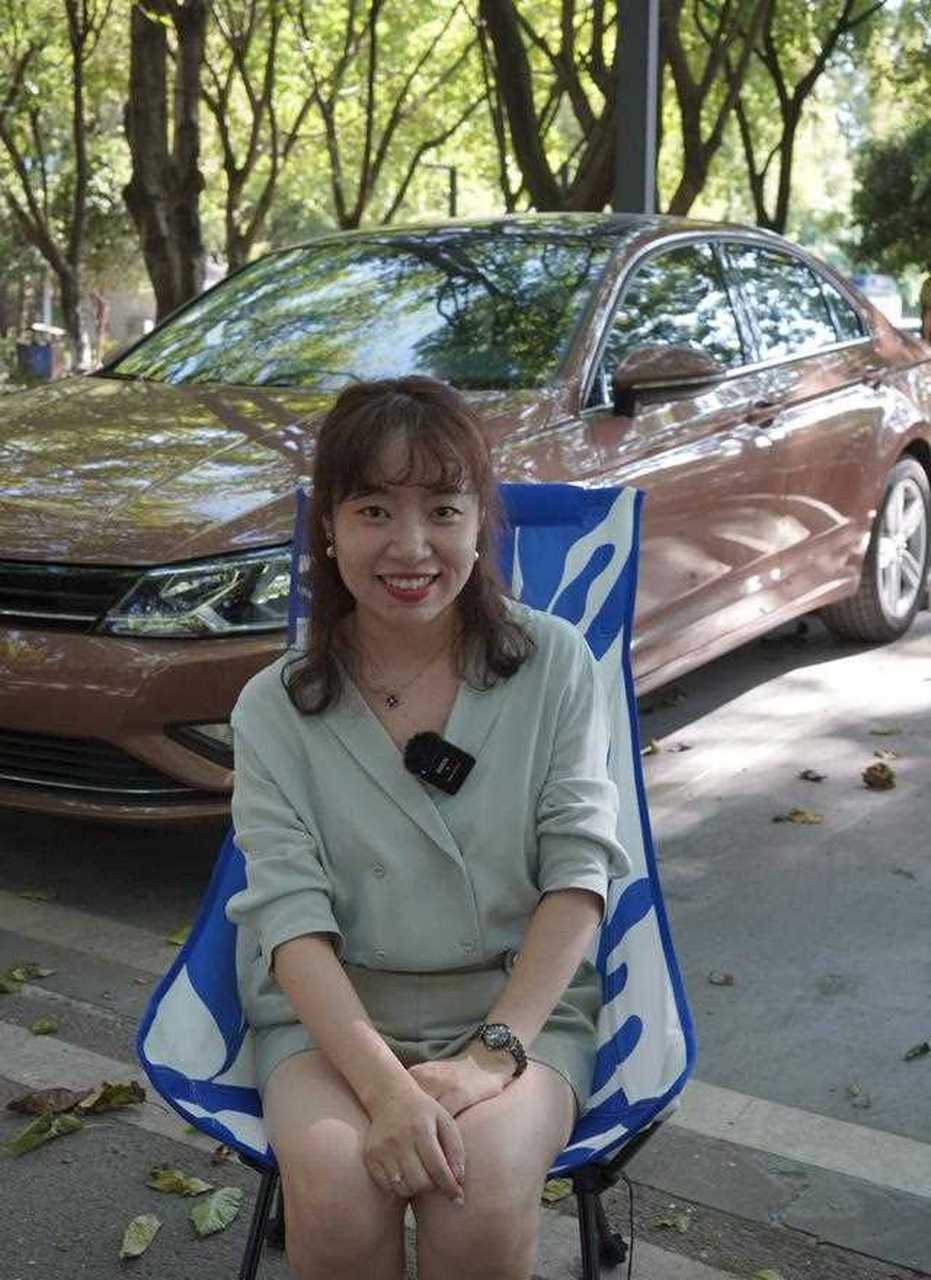 第一观点总编辑黄若涵在日前的一次采访中吐槽了自己的车,觉得自己的