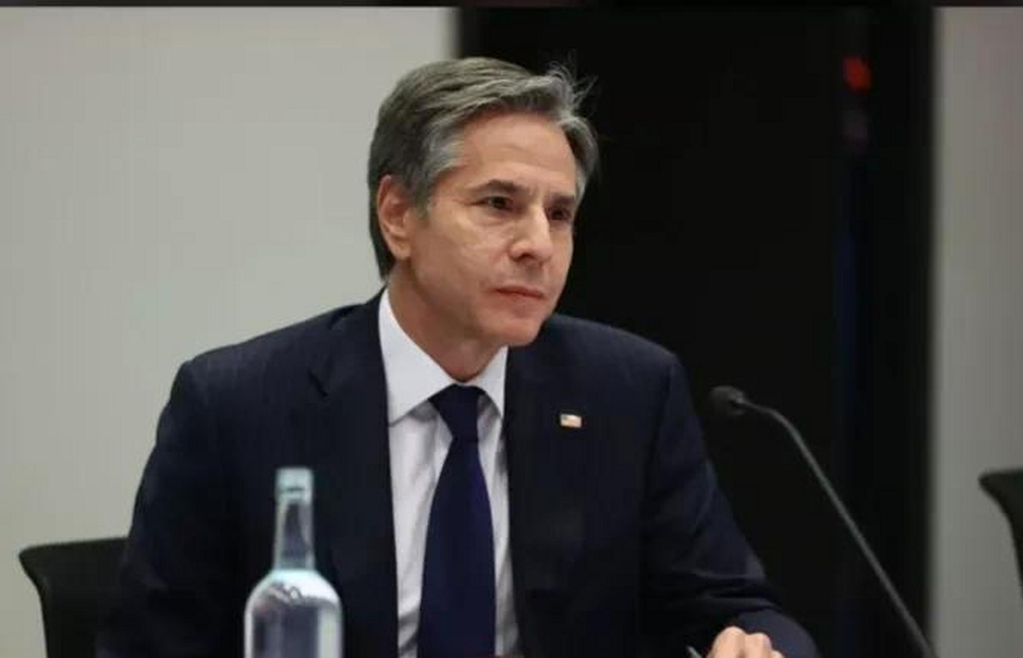 美国国务卿安东尼·布林肯和法国外长凯瑟琳·科隆纳在日本度假胜地轻