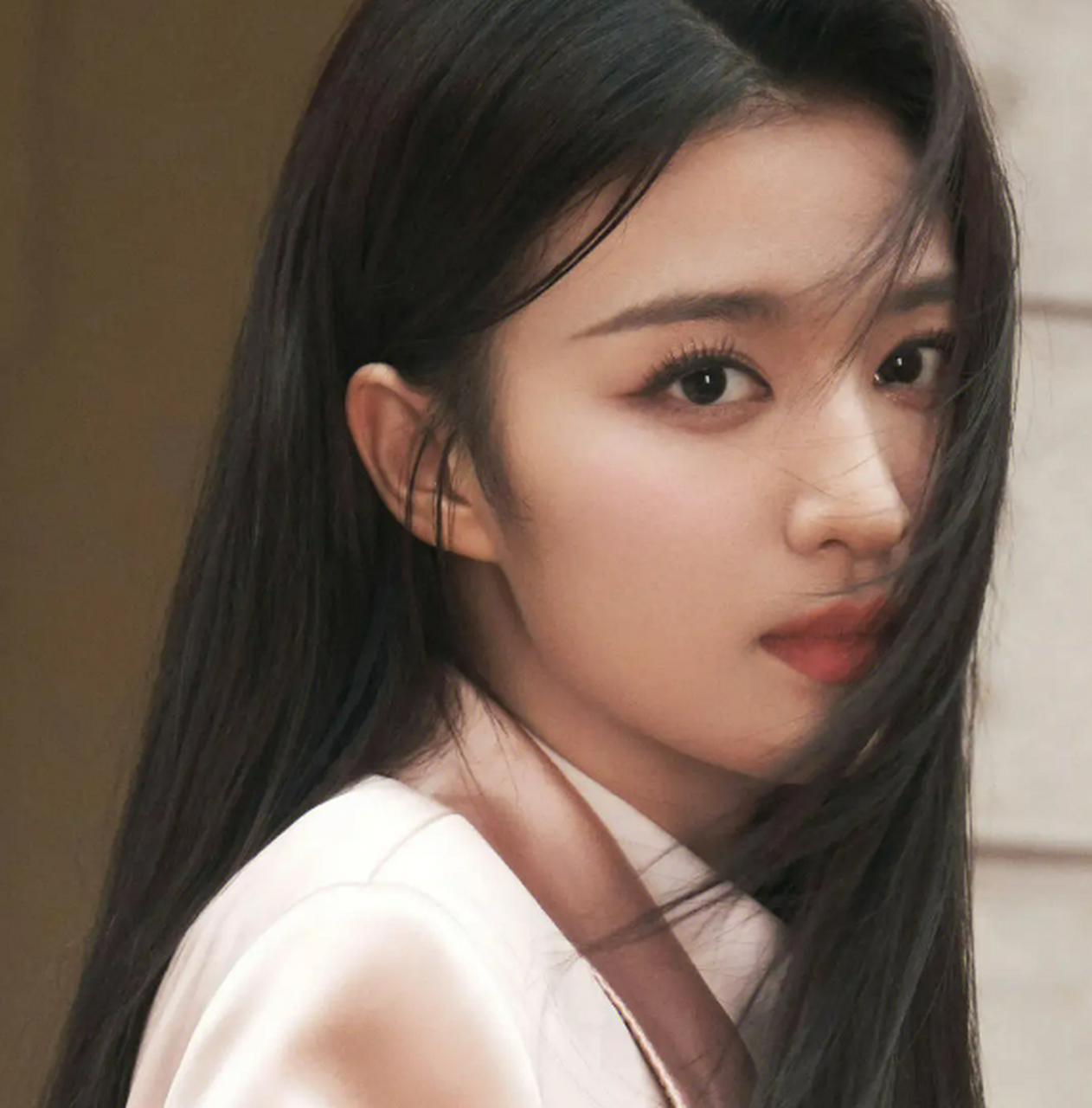 王楚然,她的面孔简直和王乐君一模一样!