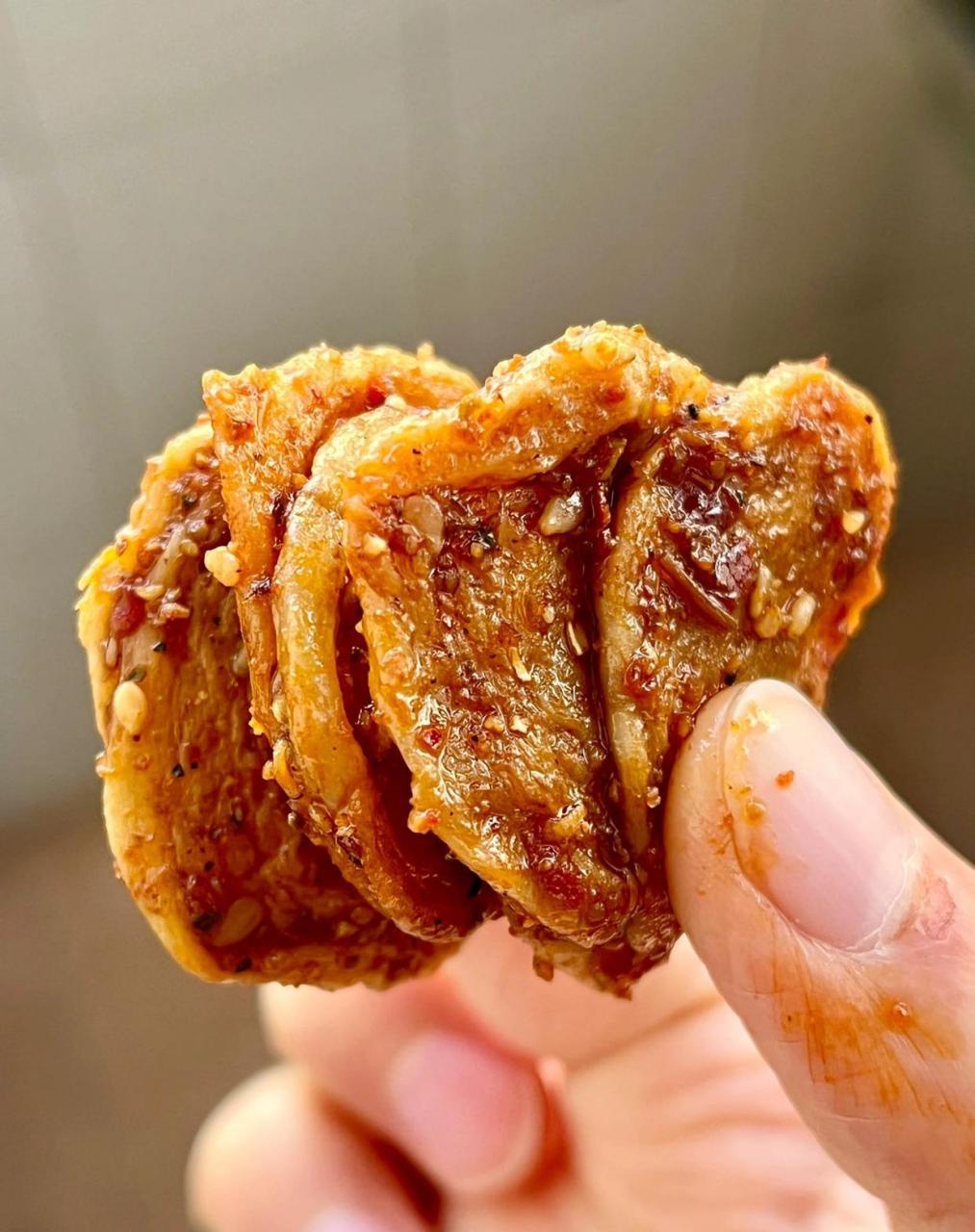 又发现一个好吃的麻辣面筋圈～ 麻辣零食辣条 这个面筋圈是真的好吃