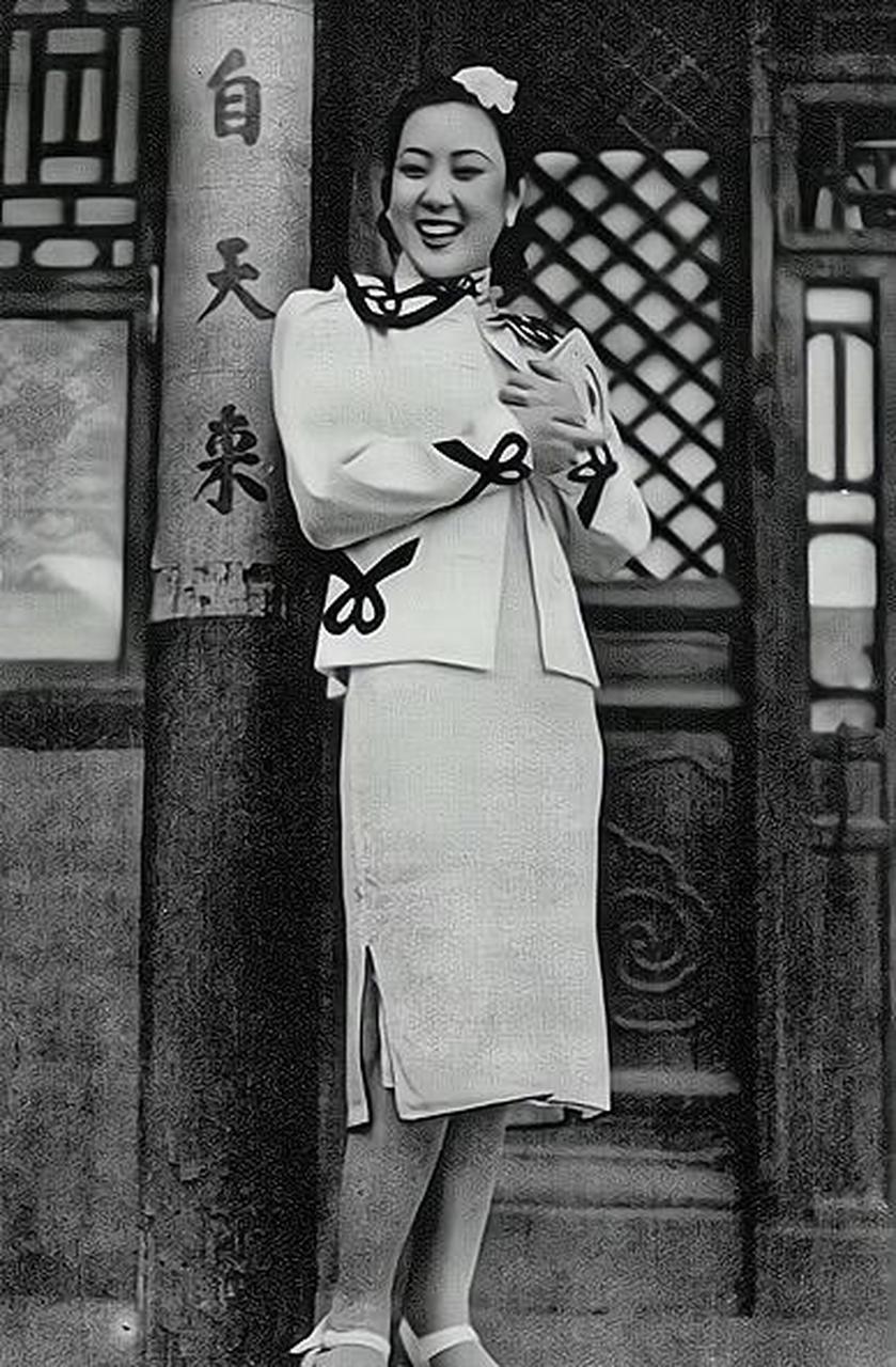 1943年,沈醉带妻子粟燕萍出席军统宴会,没想到戴笠目不转睛地盯着他