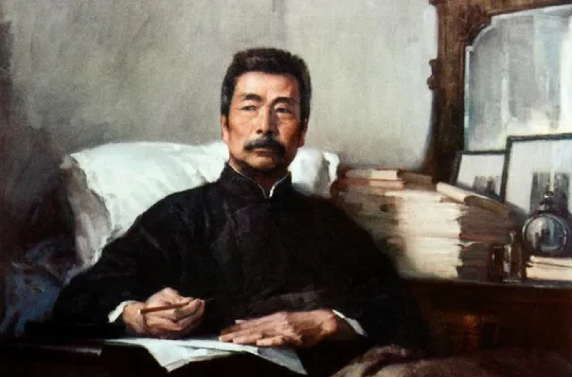 因科场舞弊案,他的祖父被判死罪,父亲被革除秀才功名.