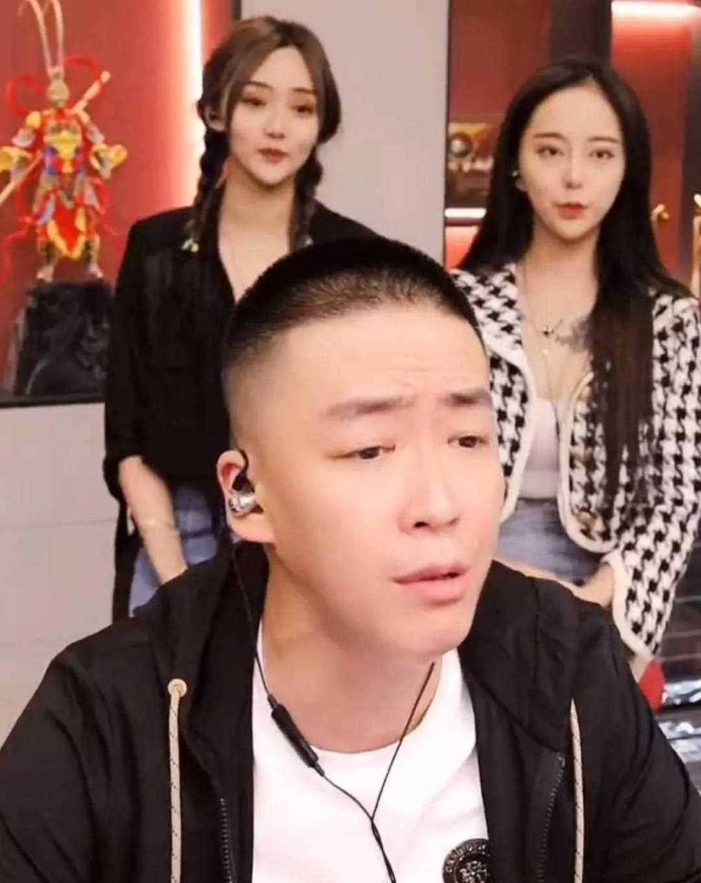 刘一手诈p官方,宣布永退!囍!韩雅乐官宣正牌女友!小白龙反击战!