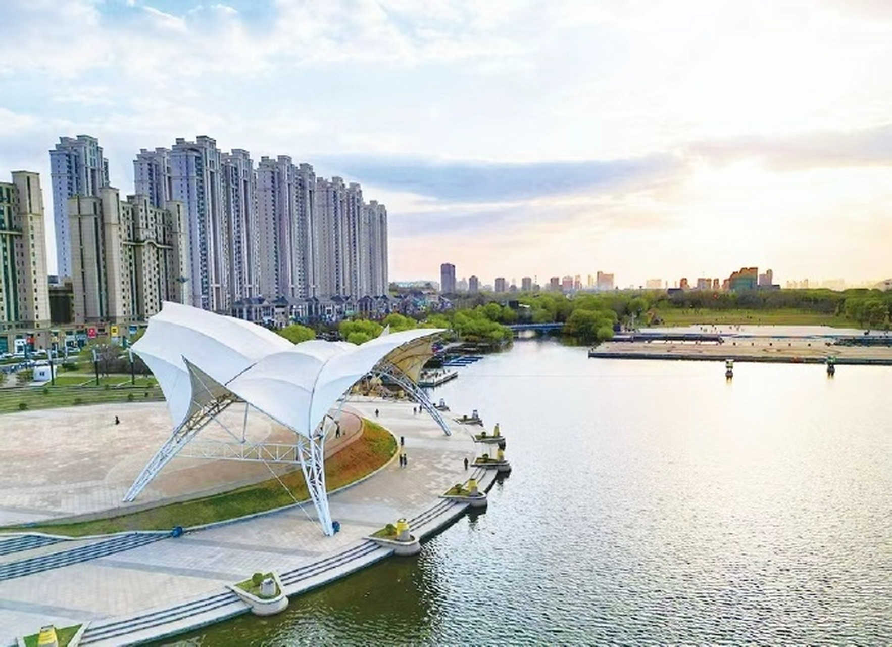 网红打卡地辽宁杠杠滴# 【抚顺优美景区:月牙岛生态公园——绮丽风光