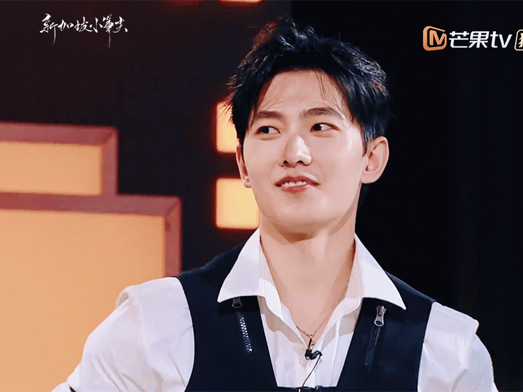 看杨洋在综艺里这种松弛自然的状态也不错啊,为什么到剧里,一演起角色