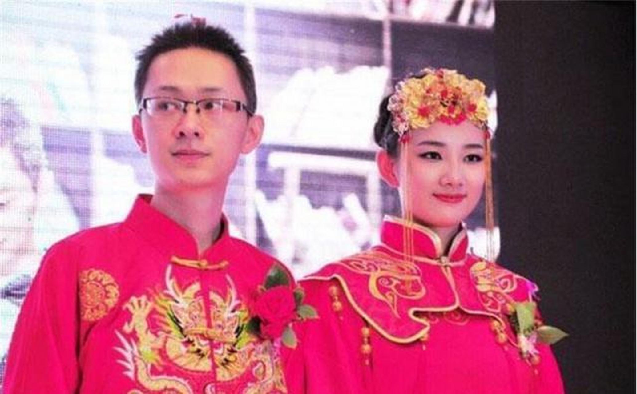 贾立平现任老婆图片