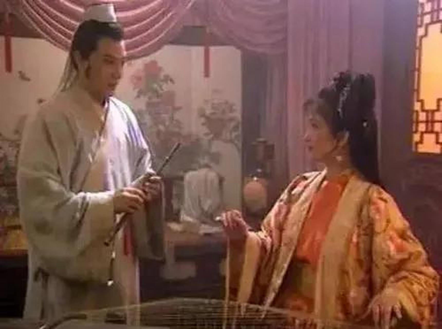 这天,一代名妓李师师听说宋徽宗病了,估摸着他今晚不会再来,便约来了