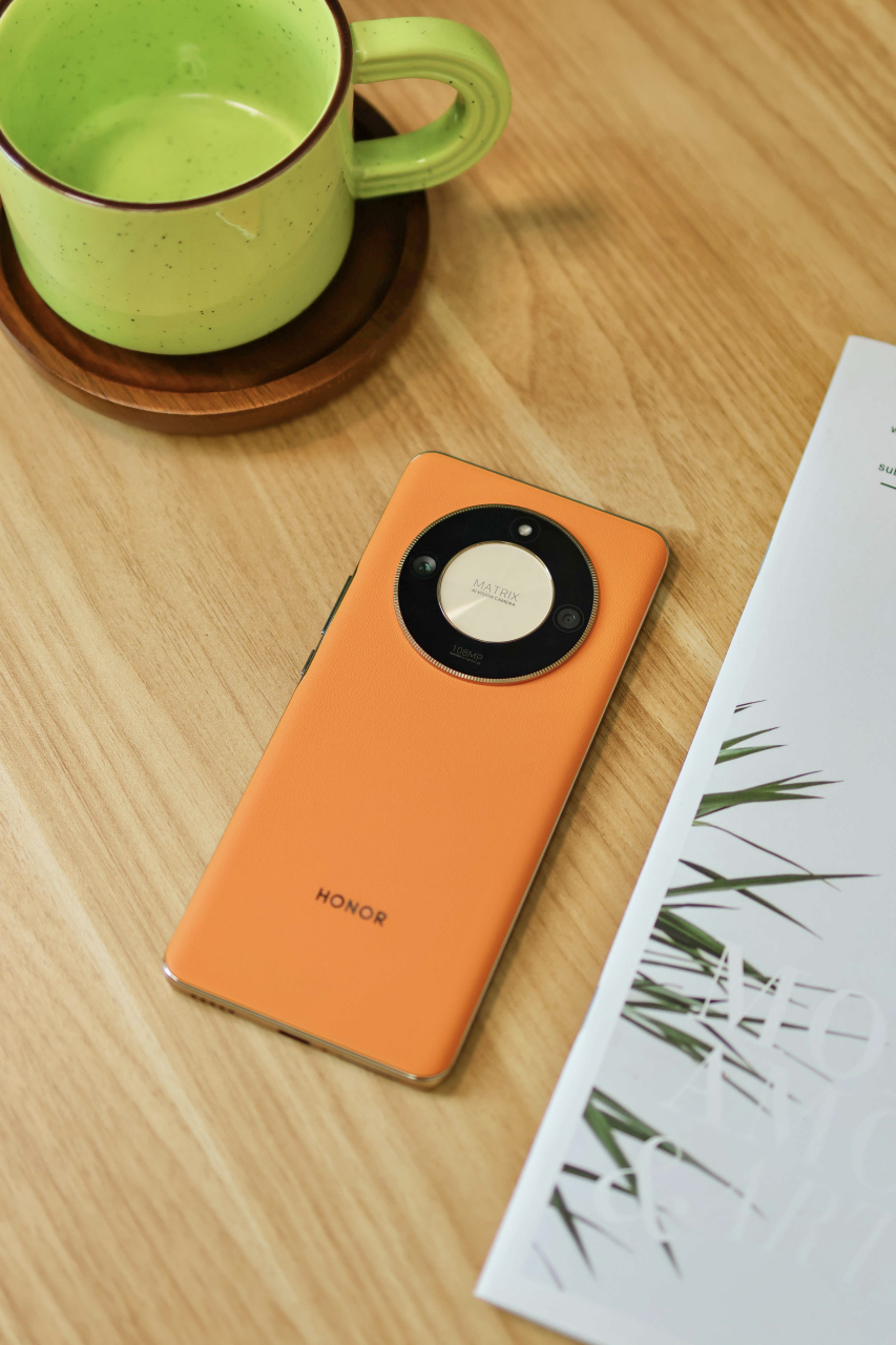 来一组荣耀x50「燃橙色」图赏  首发骁龙6gen1,性能稳定,功耗出色 sgs