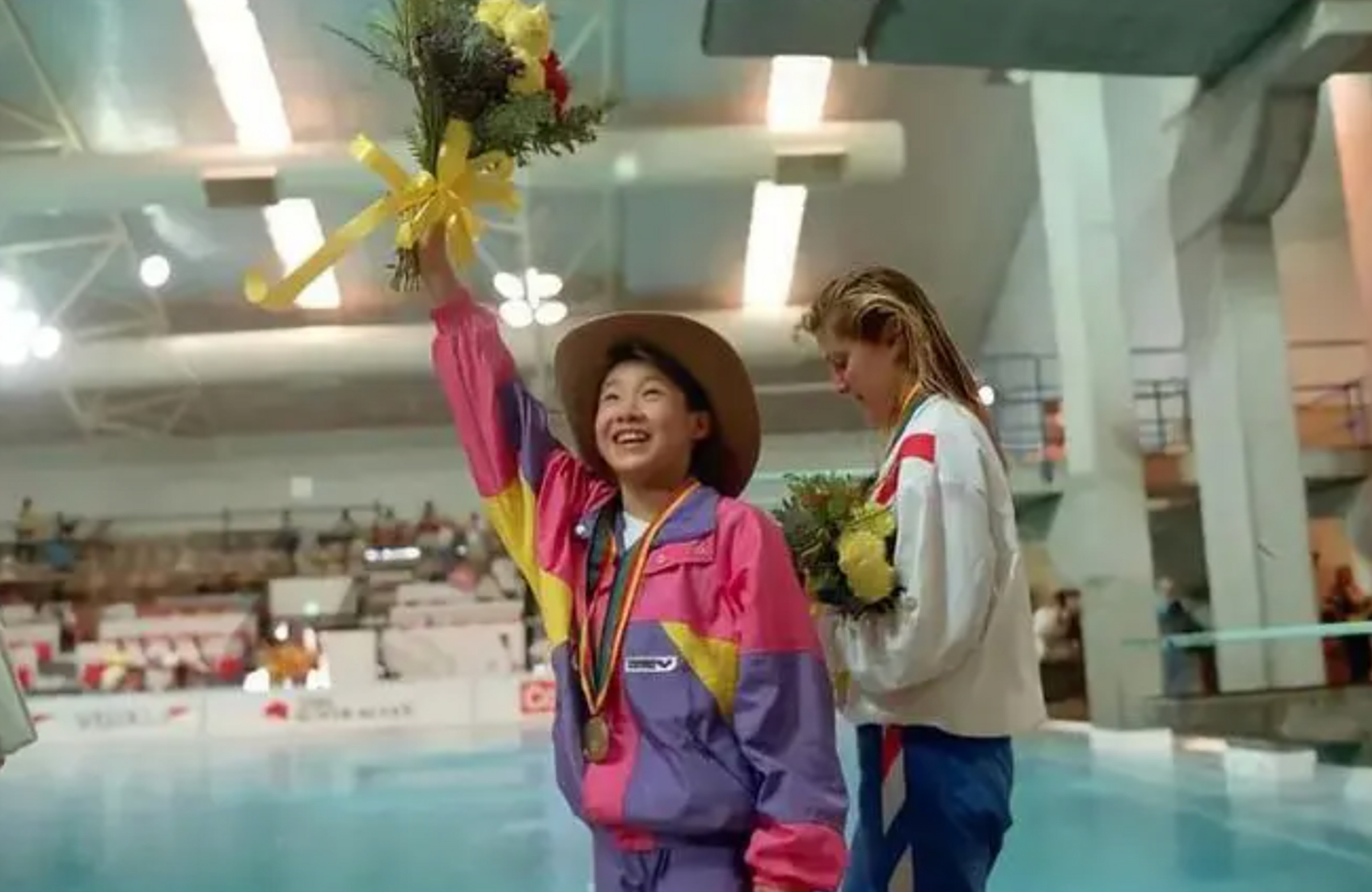 1992年的巴塞罗那奥运会上,14岁的伏明霞凭借卓越的天赋和实力荣获了