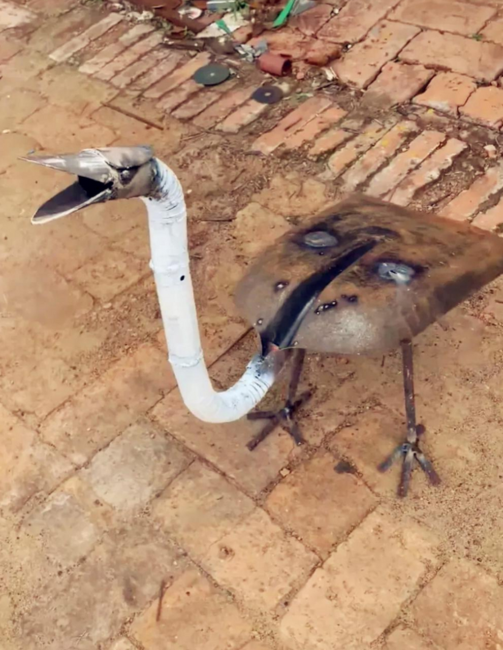 网友:把废铁变成天鹅,妥妥的艺术品.