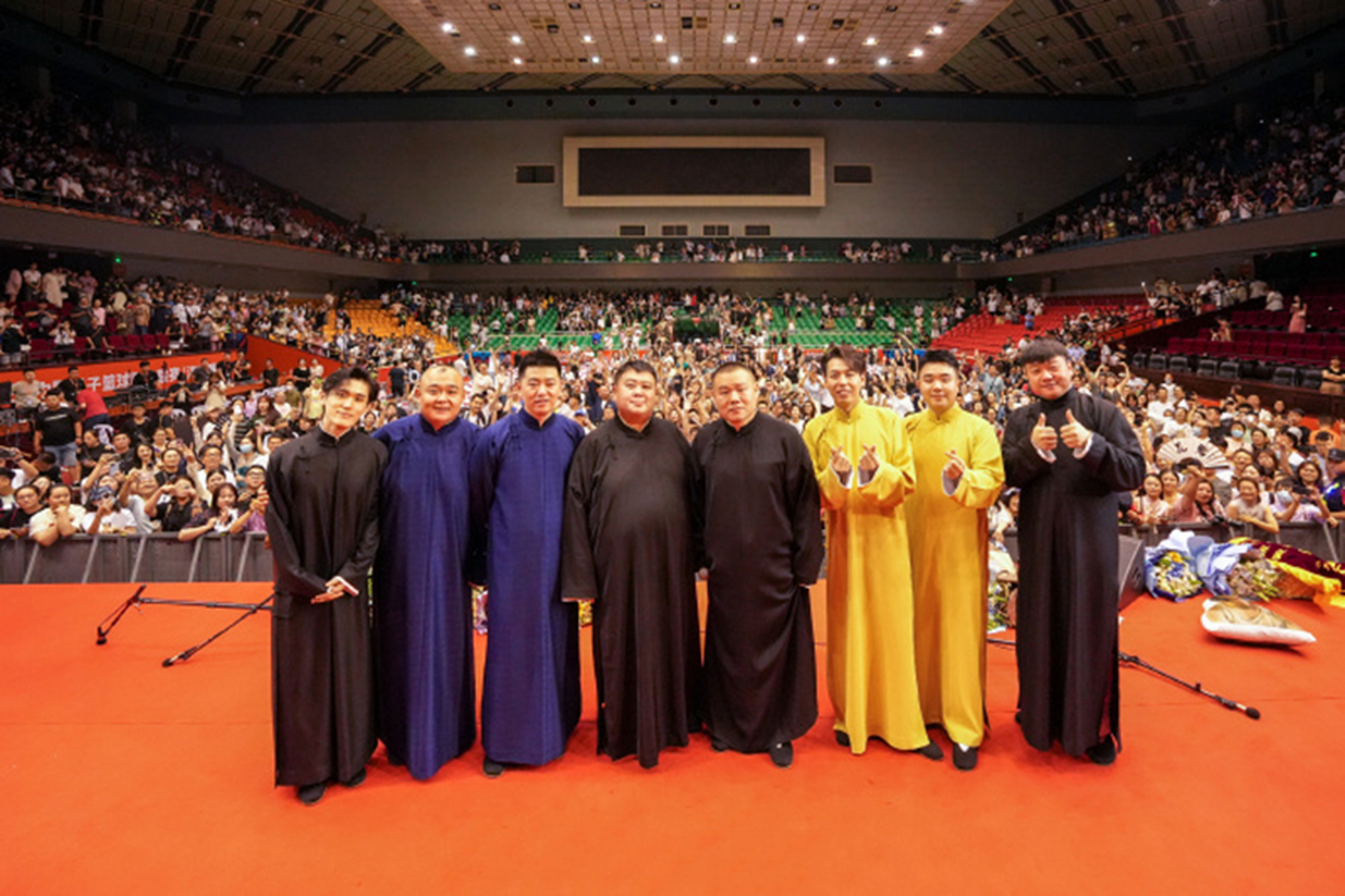 7月15日,德云社岳云鹏济南专场圆满成功,看到云鹤九霄齐登台,大家也