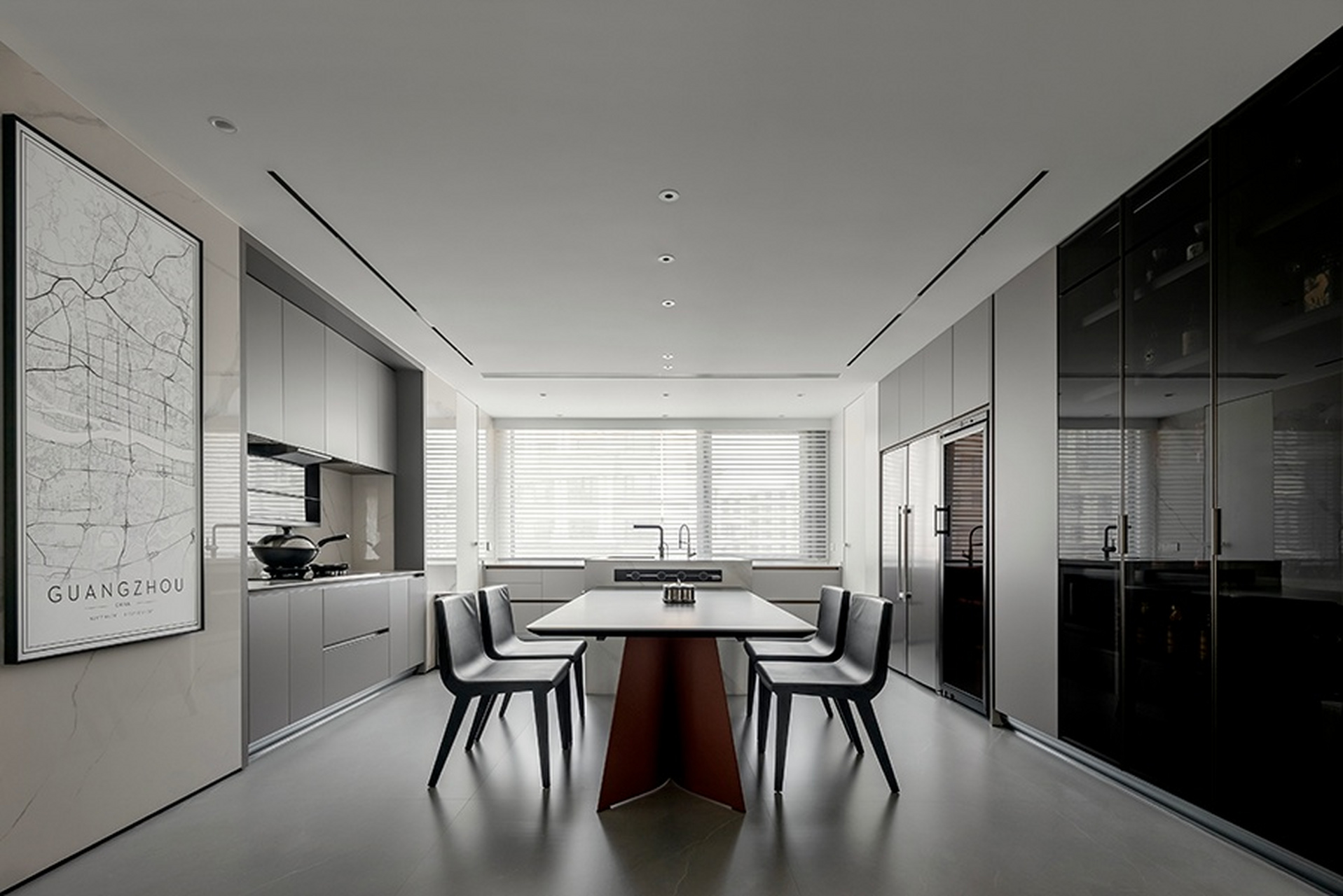 灰色系的装修,抛弃具象,以纯粹的语言,赋予空间生命力与当代感  通过